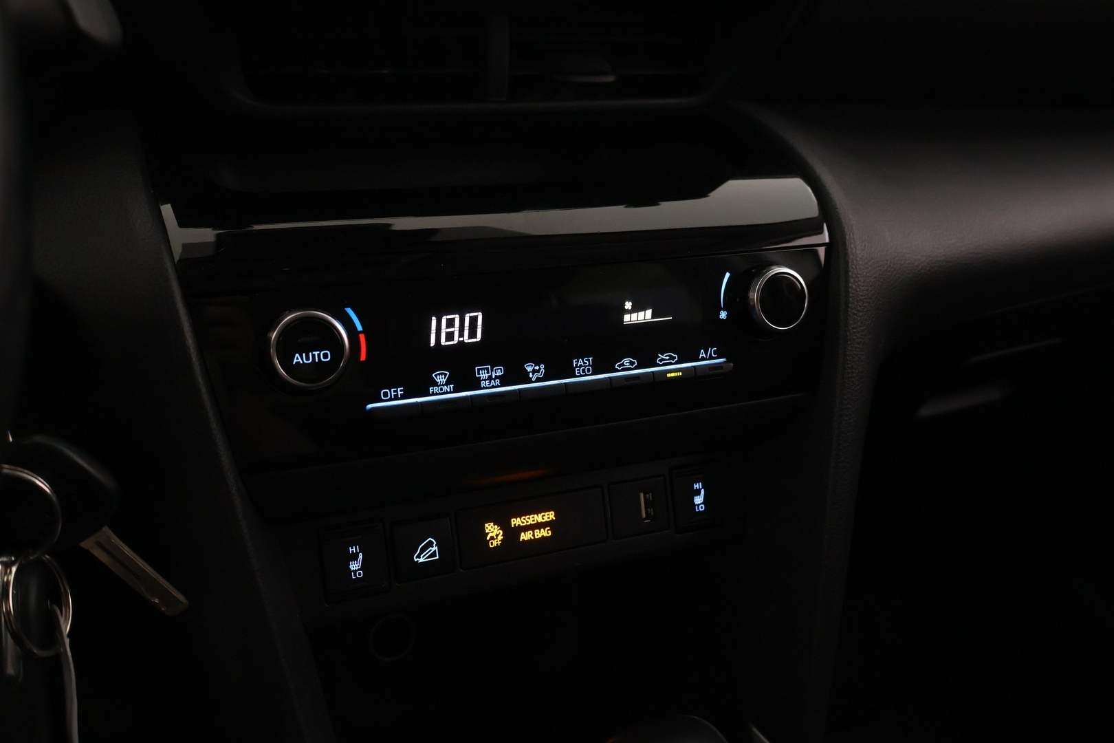 TOYOTA Yaris Cross 2023