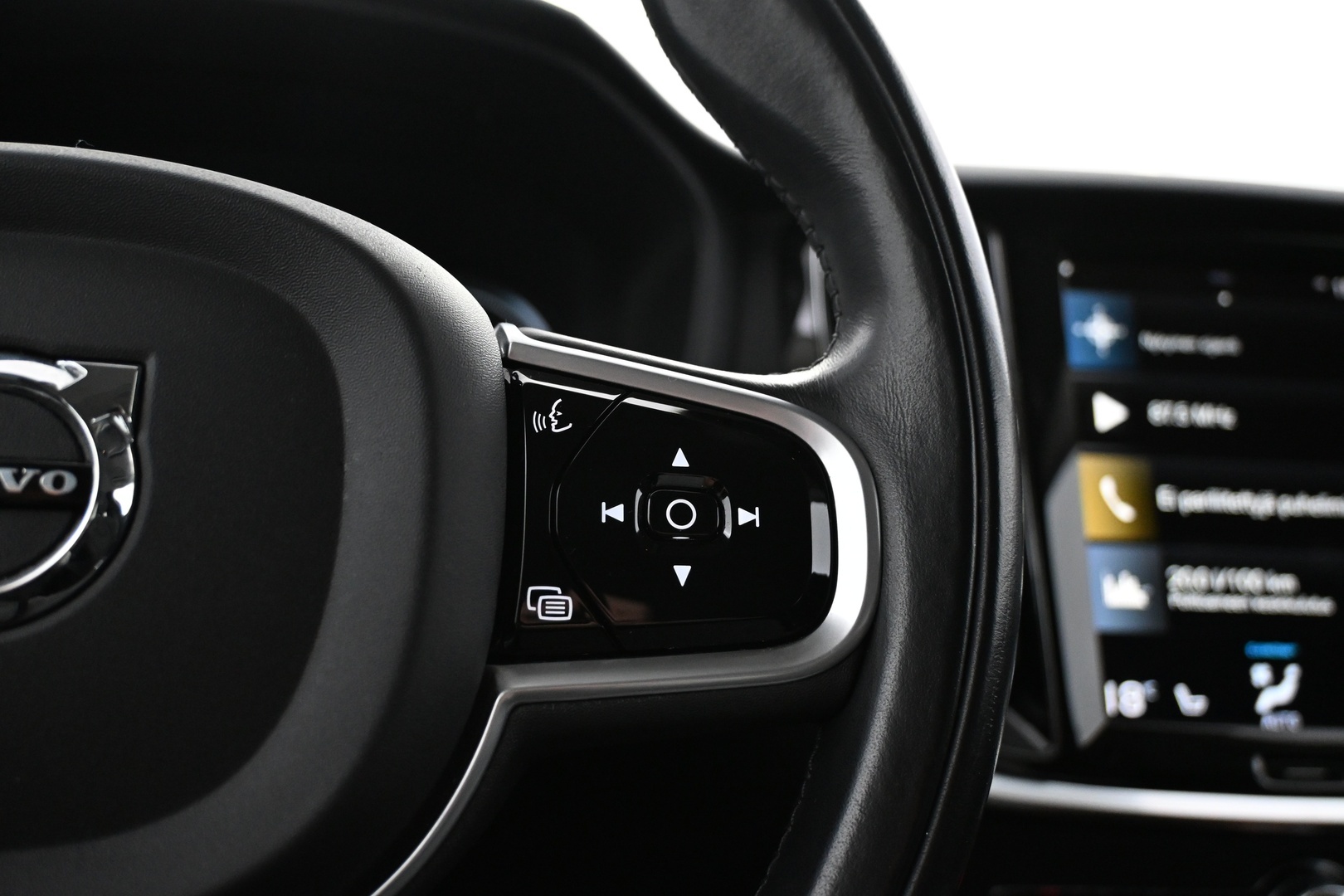 VOLVO V60 2021