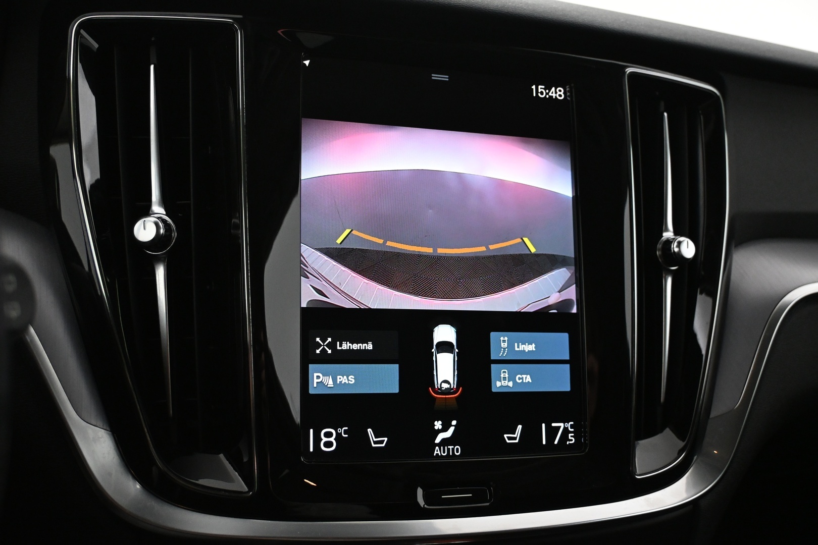 VOLVO V60 2021