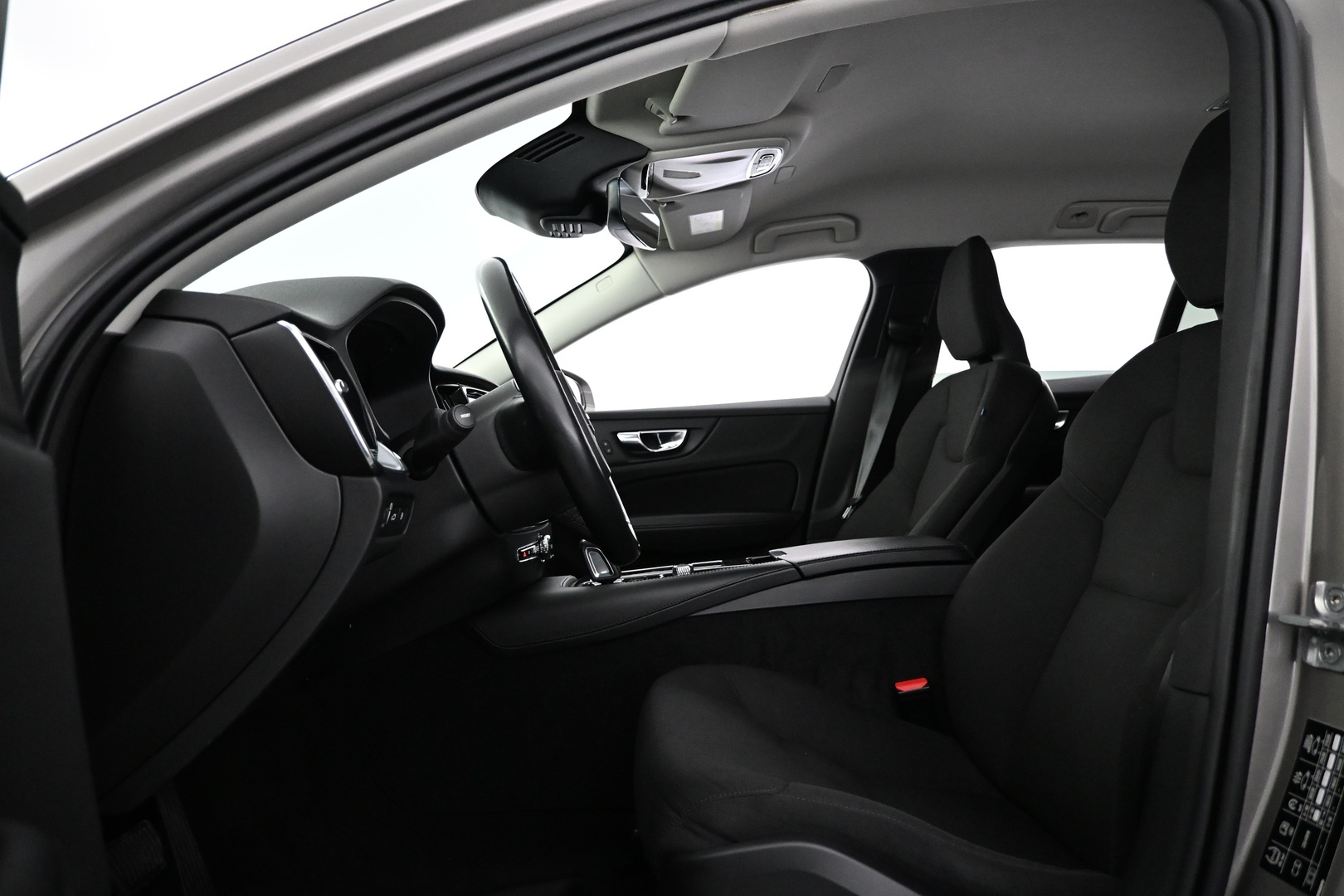 VOLVO V60 2021
