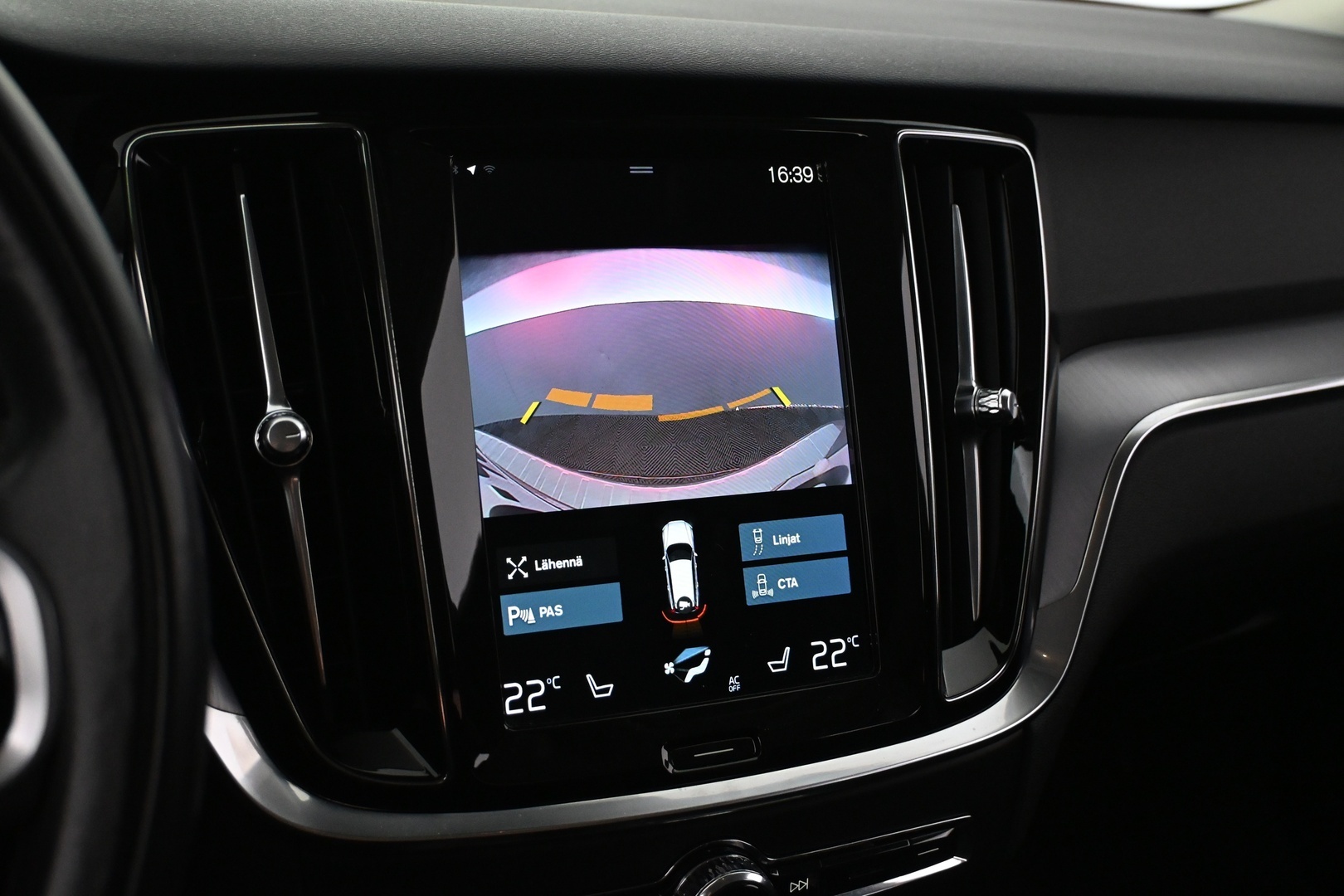 VOLVO V60 2021