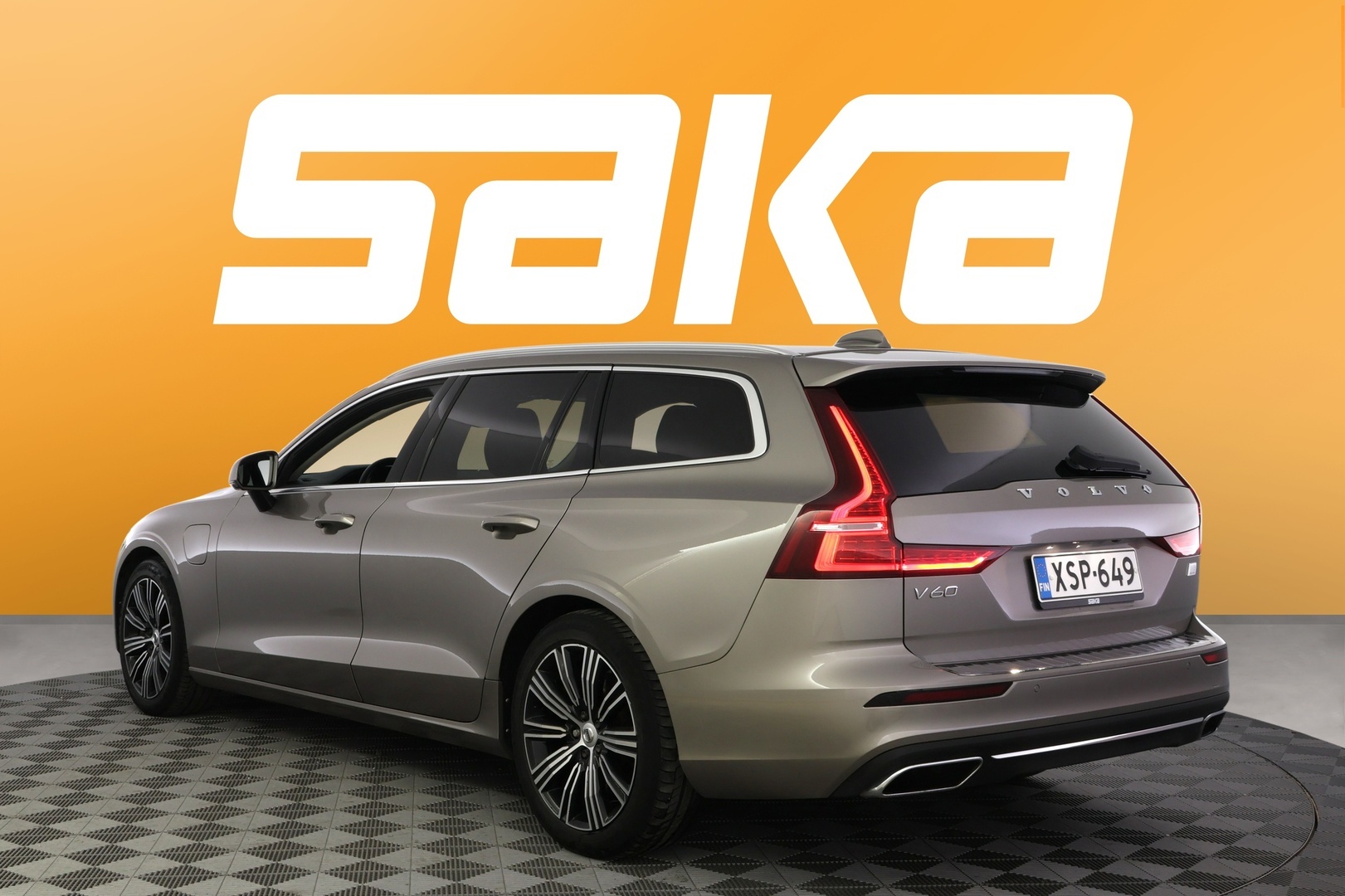 VOLVO V60 2021