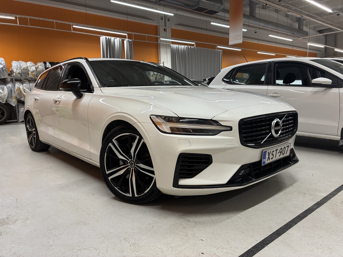 VOLVO V60 2021