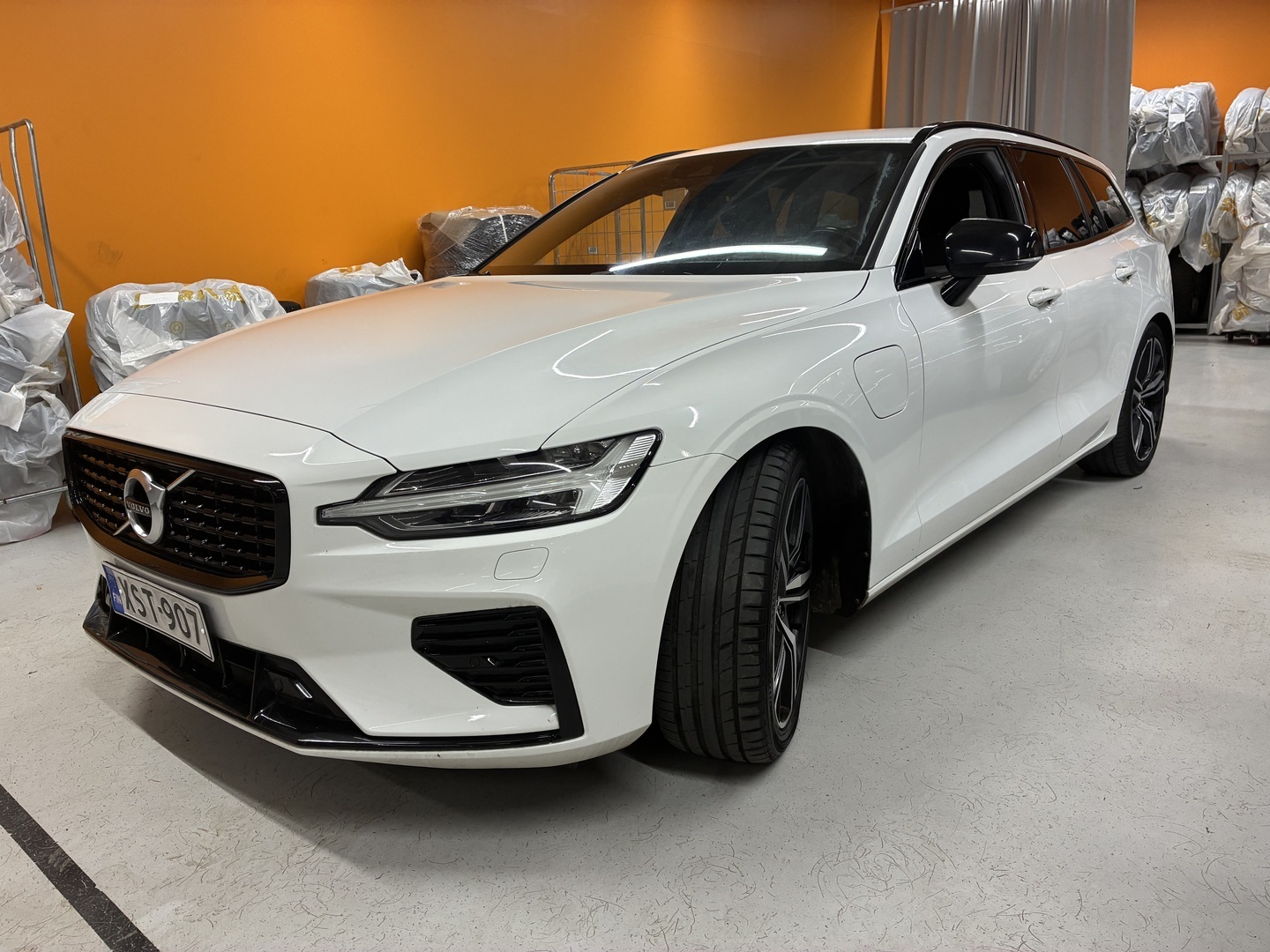 VOLVO V60 2021