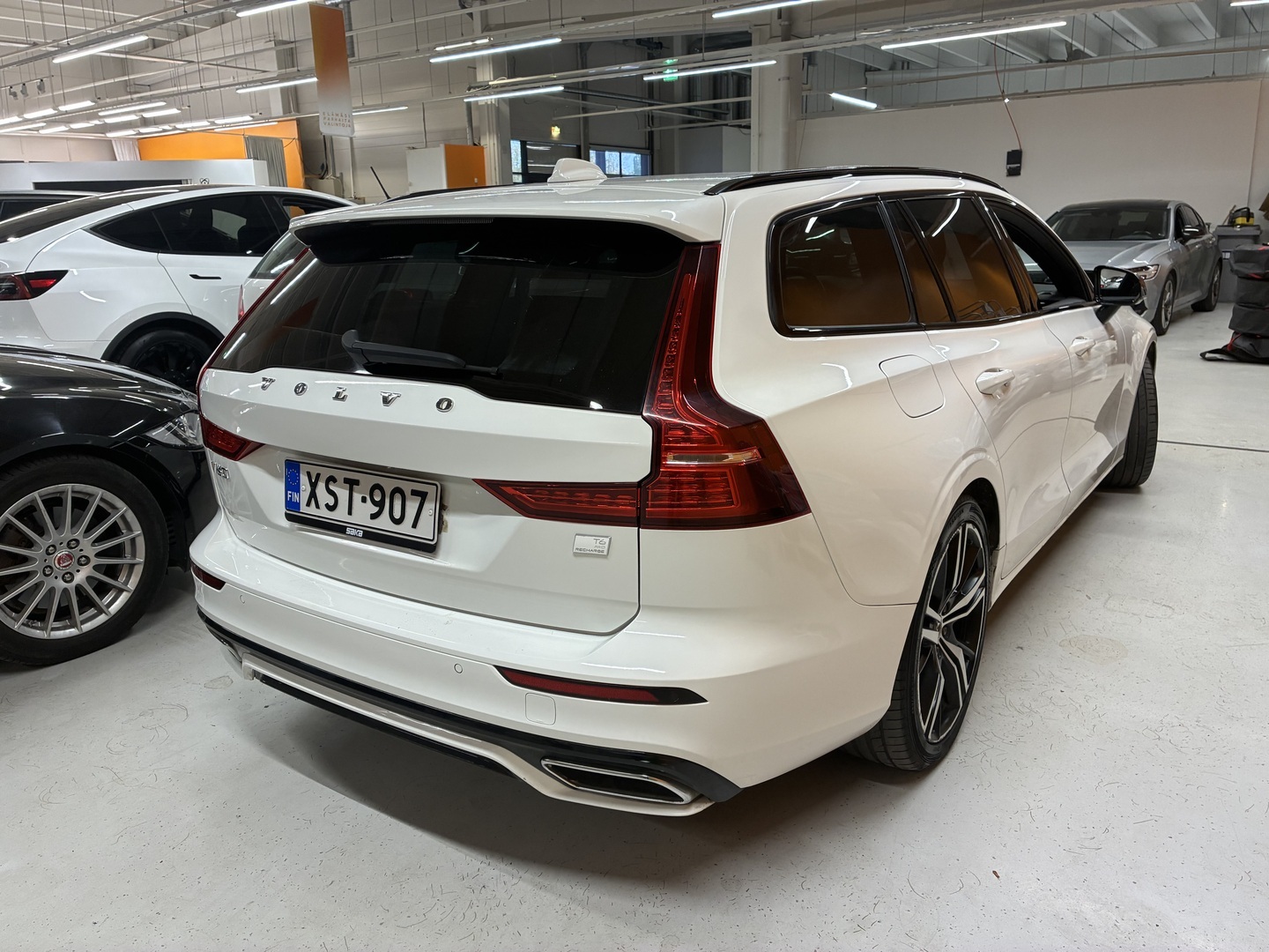 VOLVO V60 2021