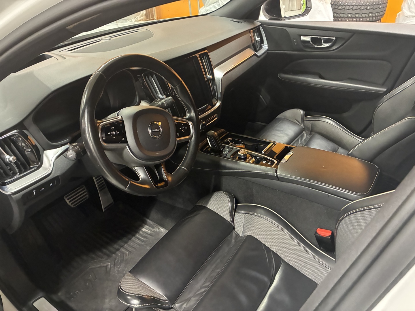 VOLVO V60 2021