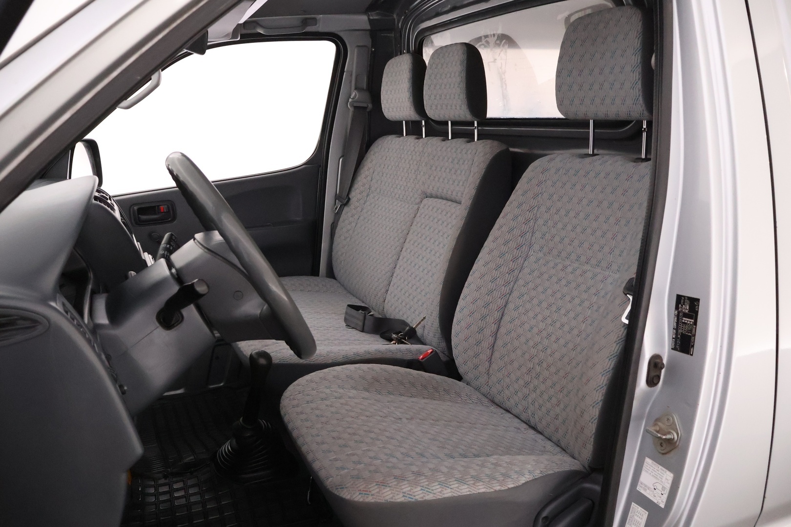 TOYOTA Hiace 2006