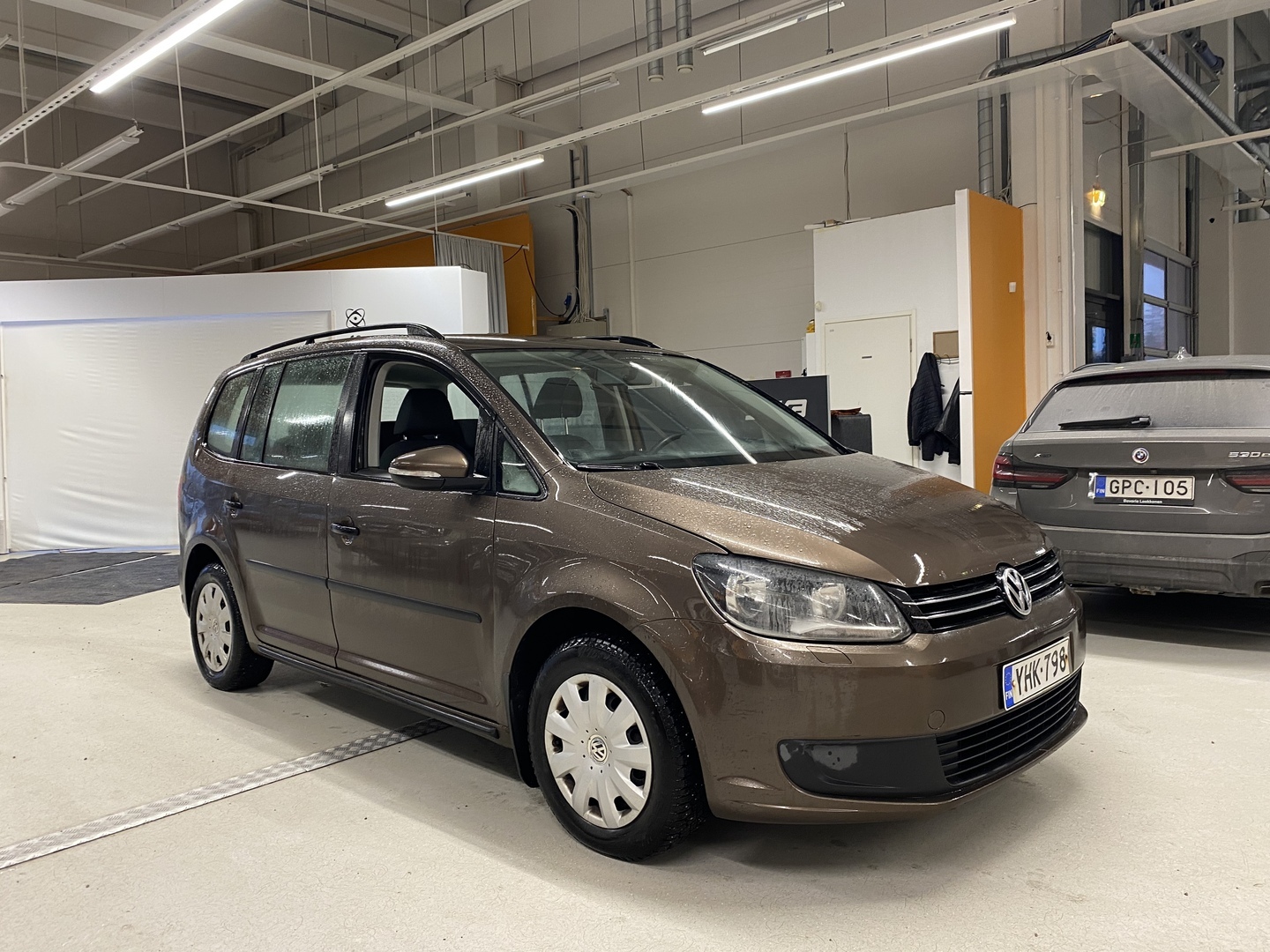 VOLKSWAGEN Touran 2011