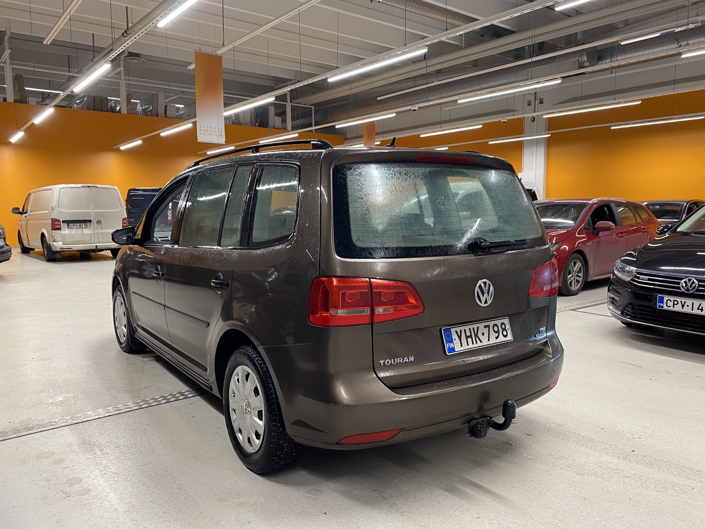 VOLKSWAGEN Touran 2011