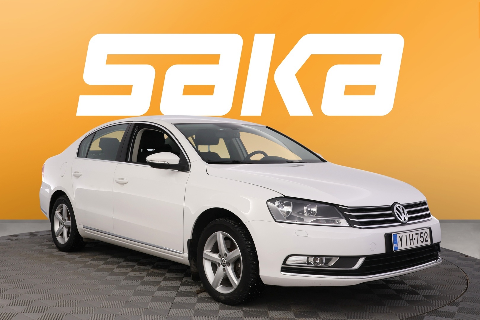 VOLKSWAGEN Passat 2013