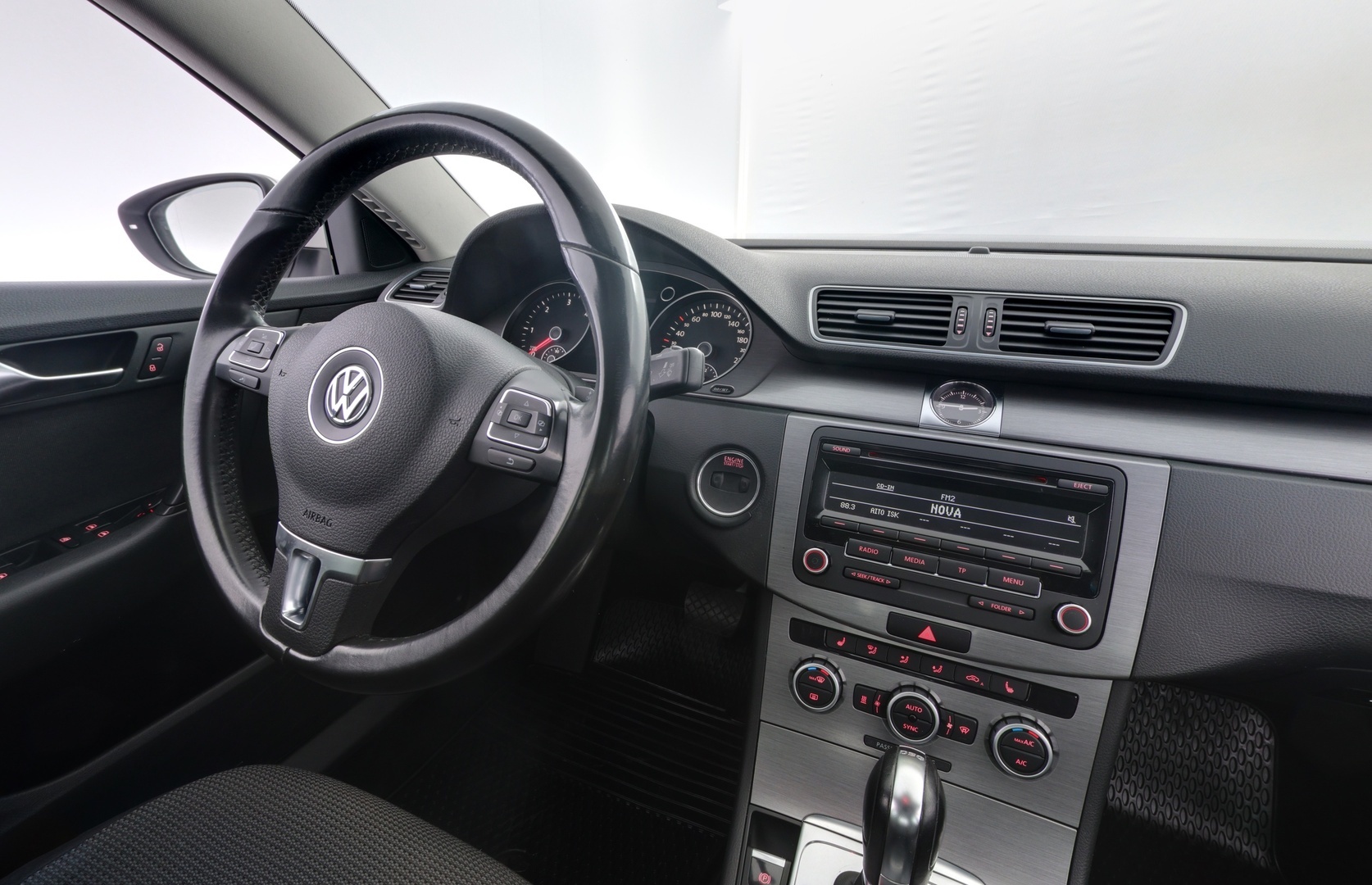 VOLKSWAGEN Passat 2013