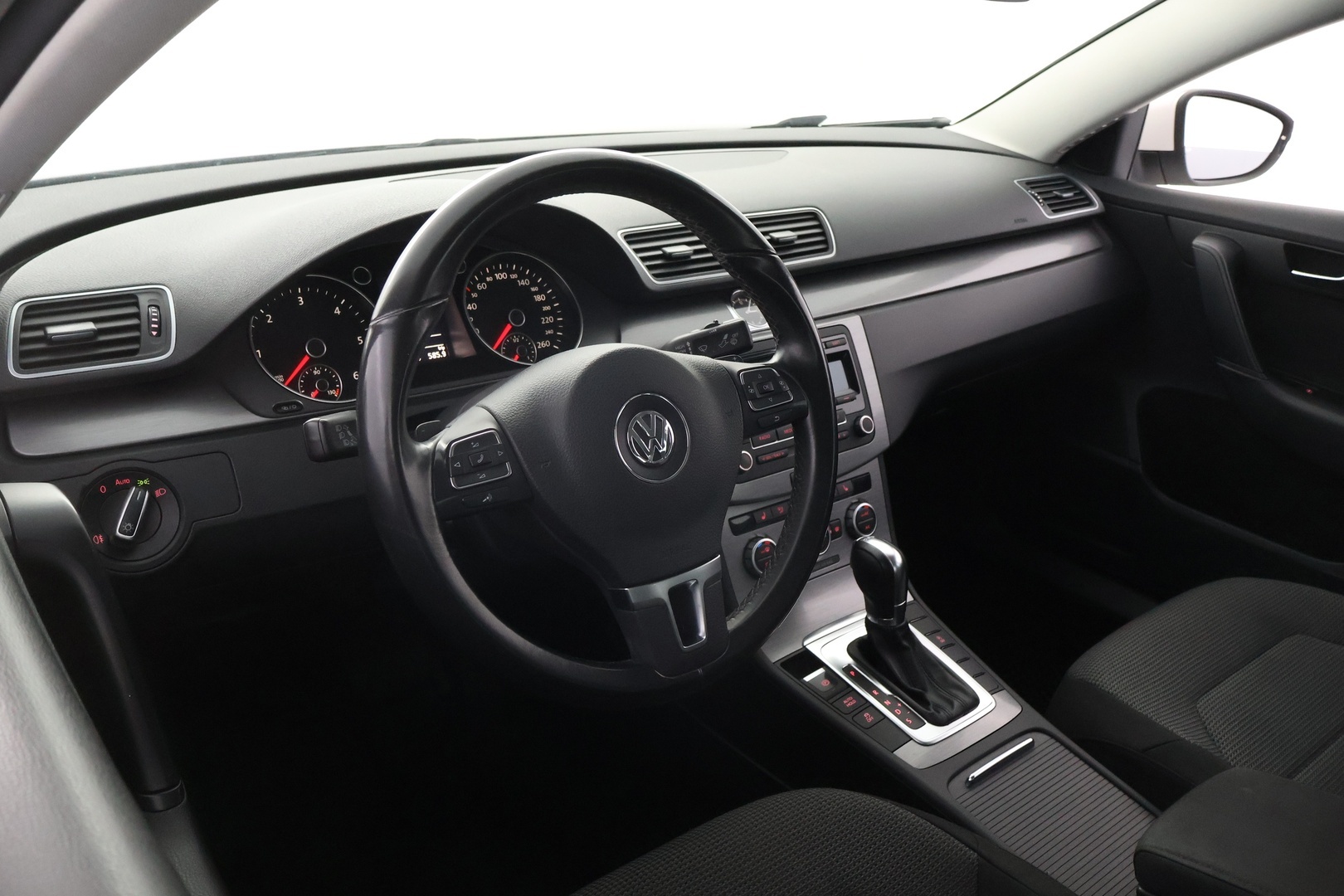 VOLKSWAGEN Passat 2013