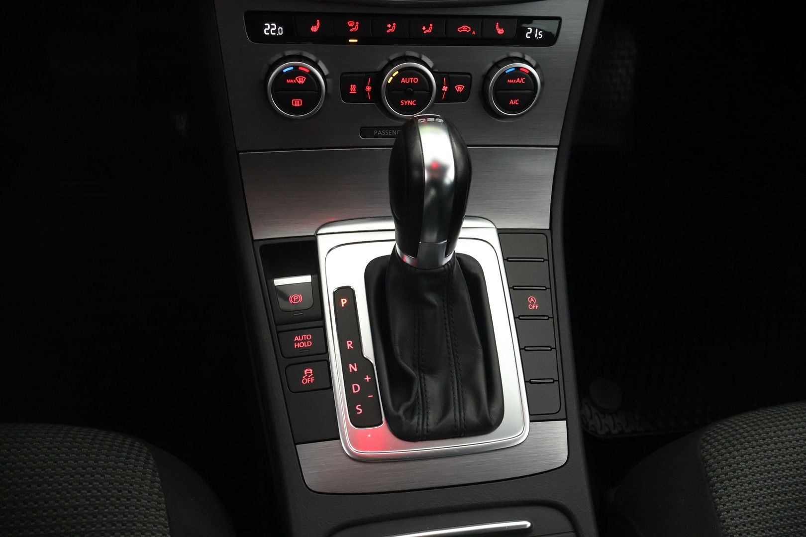 VOLKSWAGEN Passat 2013