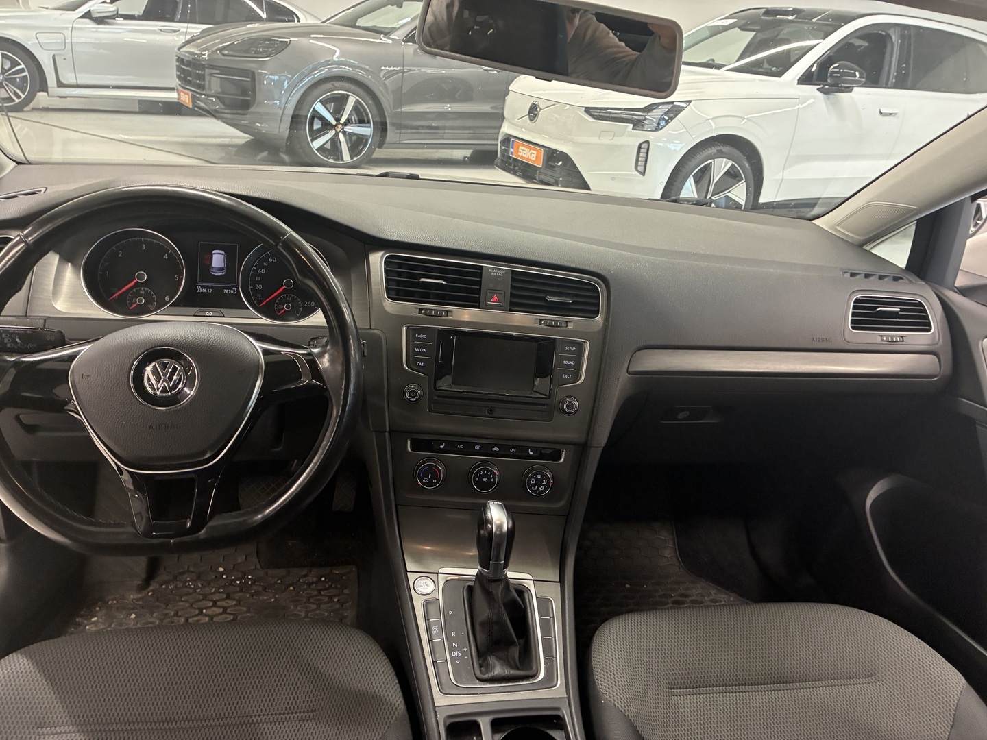VOLKSWAGEN Golf 2013