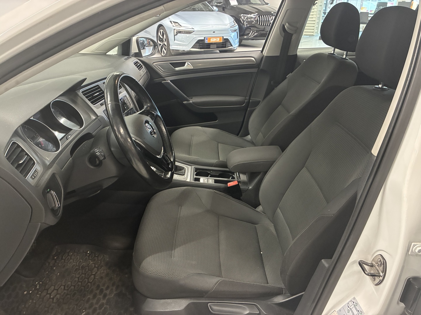 VOLKSWAGEN Golf 2013
