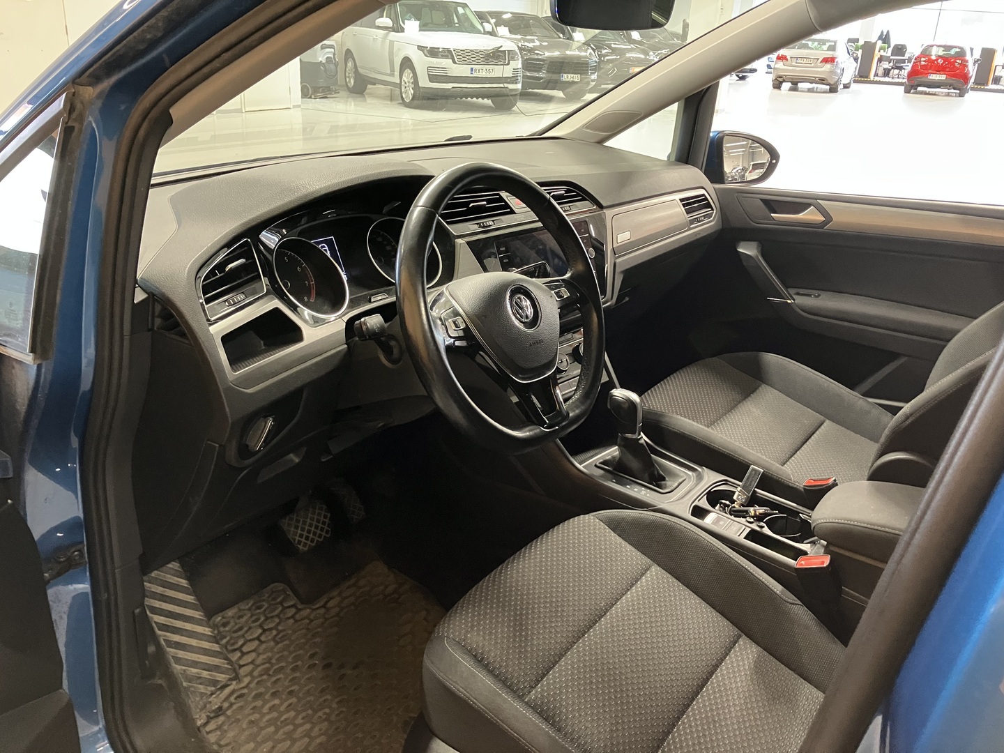 VOLKSWAGEN Touran 2018