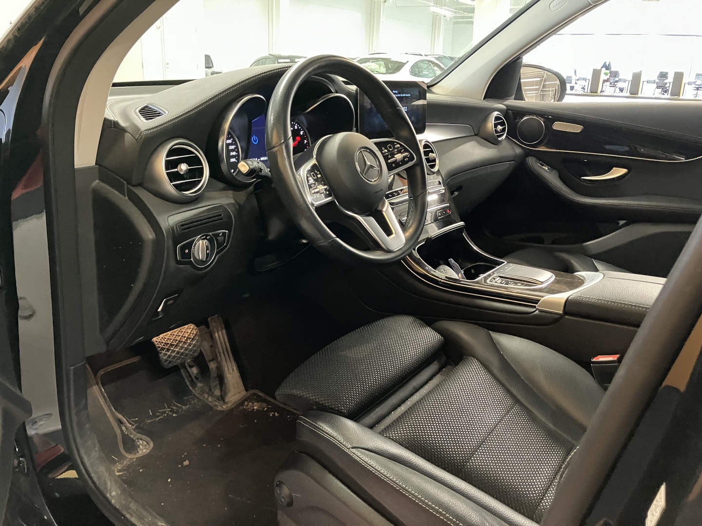MERCEDES-BENZ GLC 2022