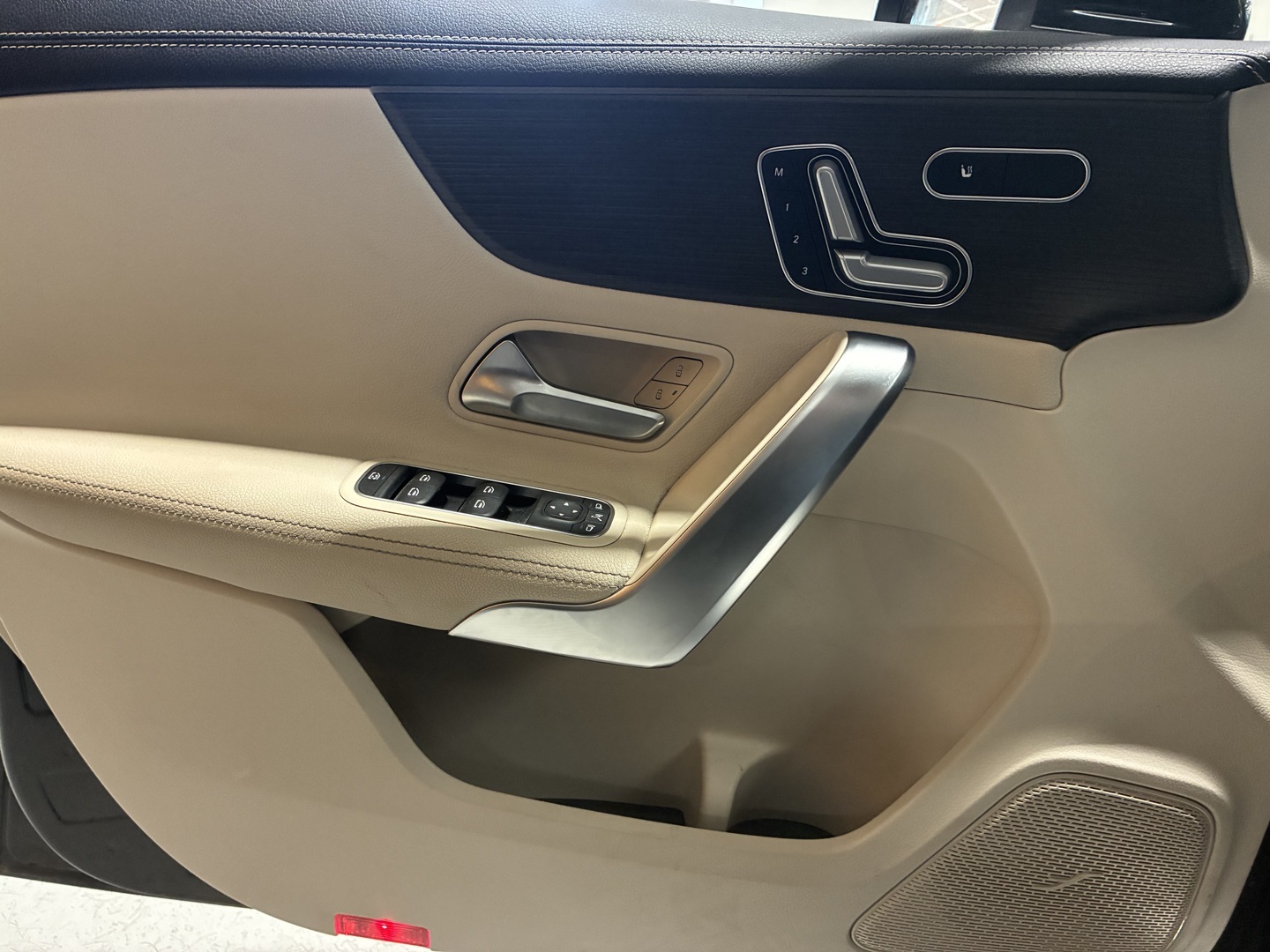 MERCEDES-BENZ A 2019
