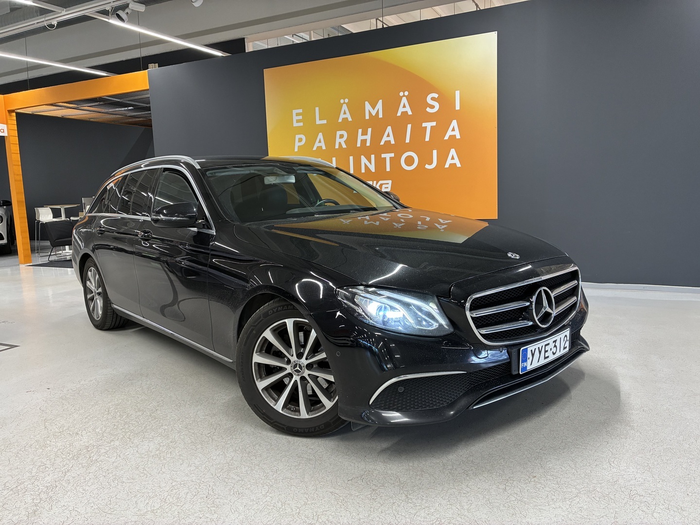 MERCEDES-BENZ E 2019