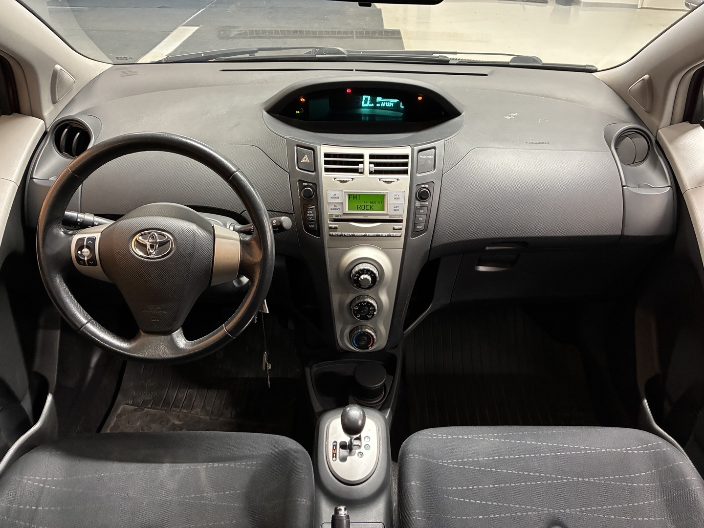 TOYOTA Yaris 2007