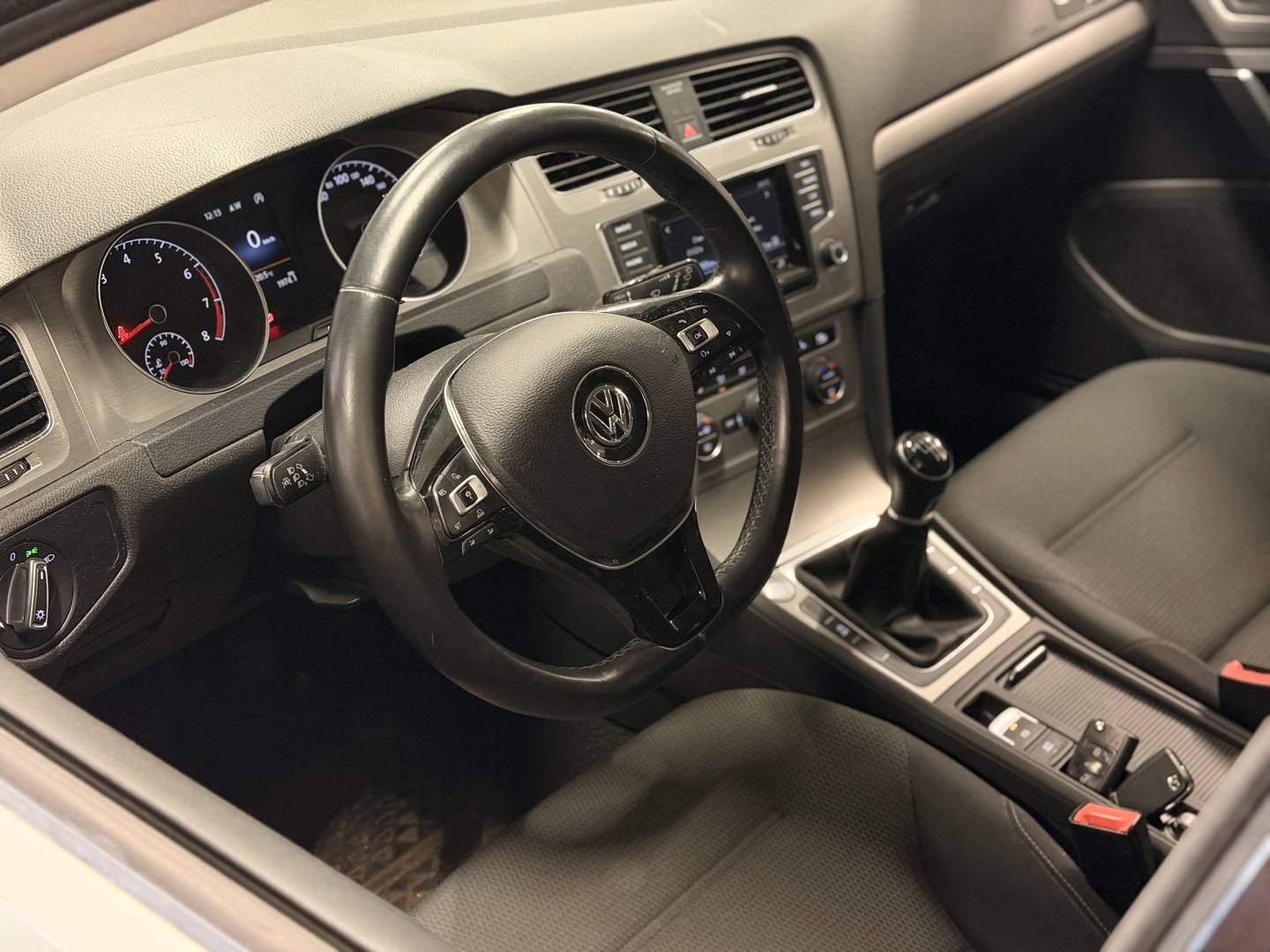 VOLKSWAGEN Golf 2014