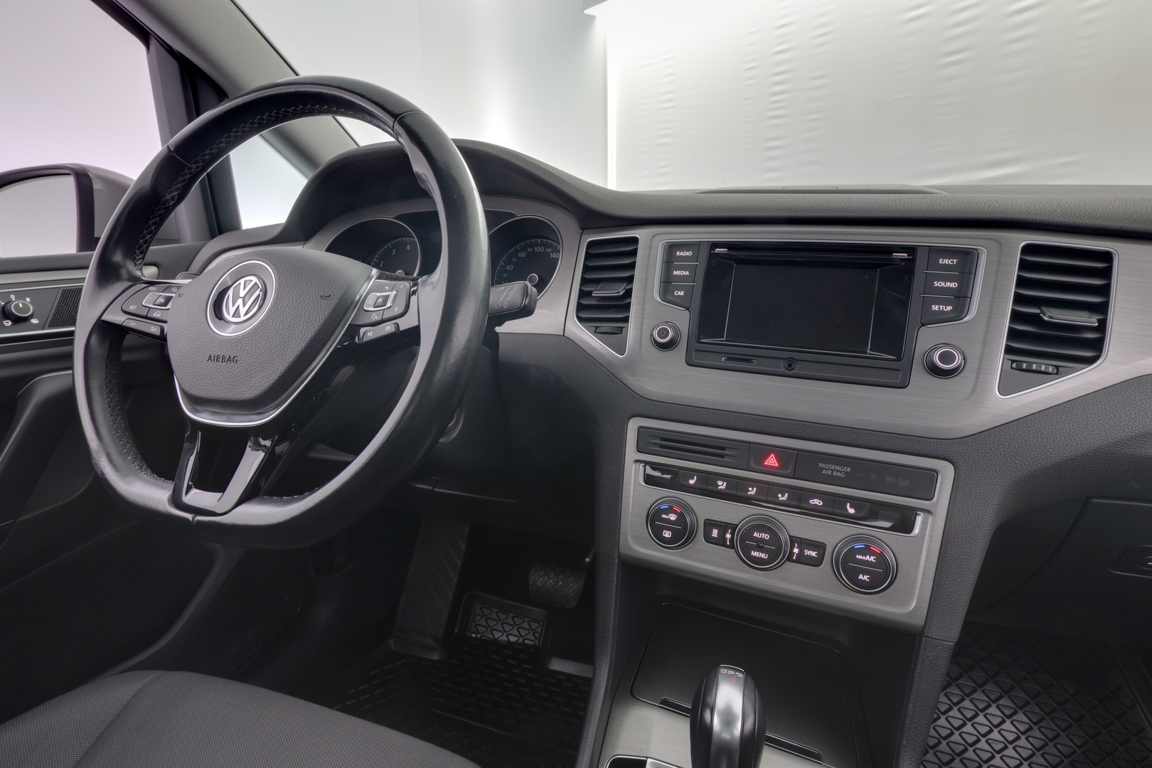 VOLKSWAGEN Golf Sportsvan 2015