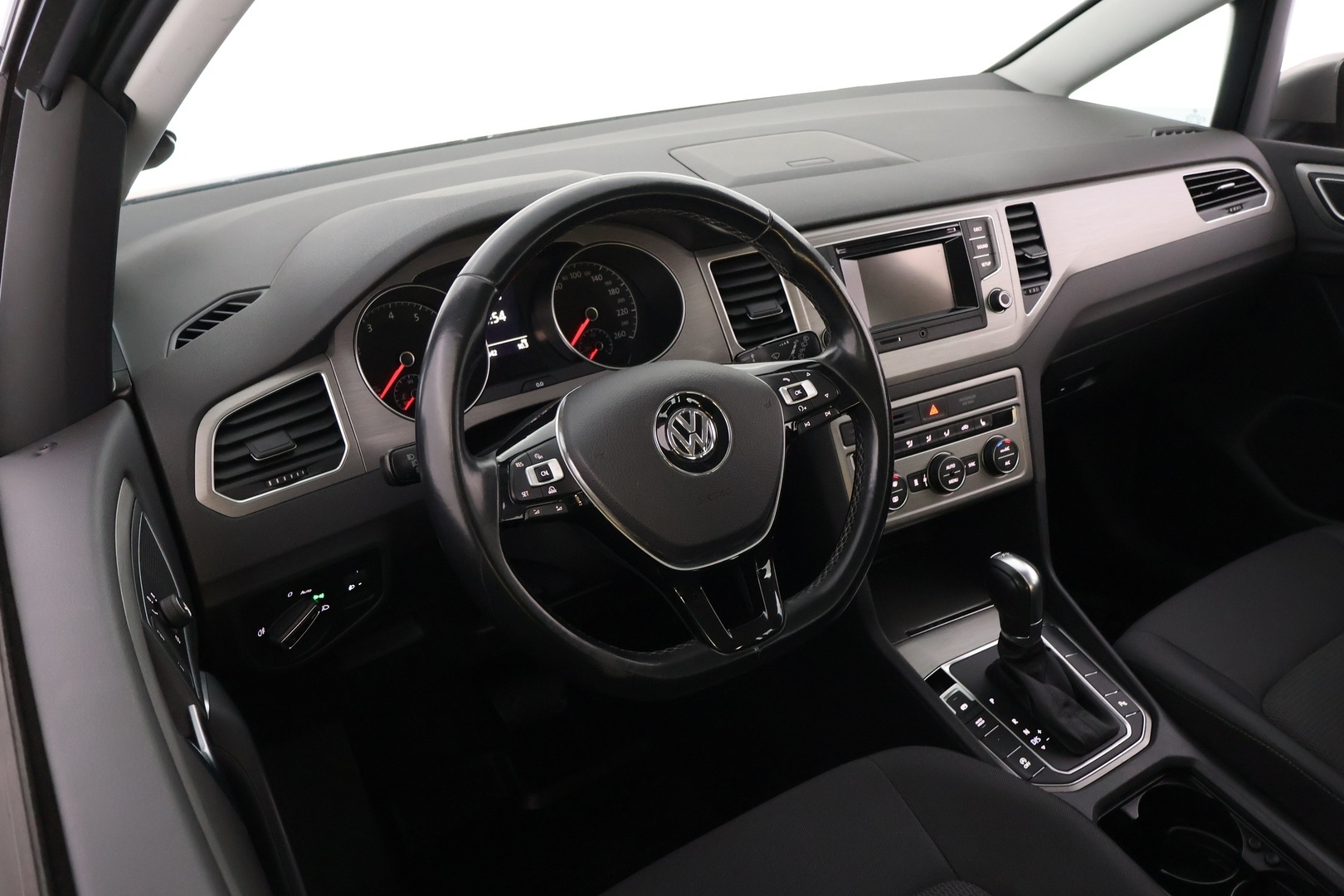 VOLKSWAGEN Golf Sportsvan 2015