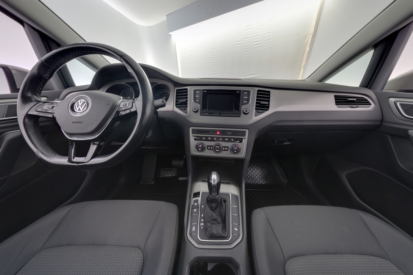 VOLKSWAGEN Golf Sportsvan 2015
