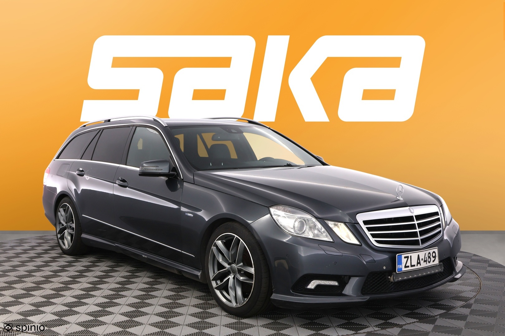 MERCEDES-BENZ E 2010