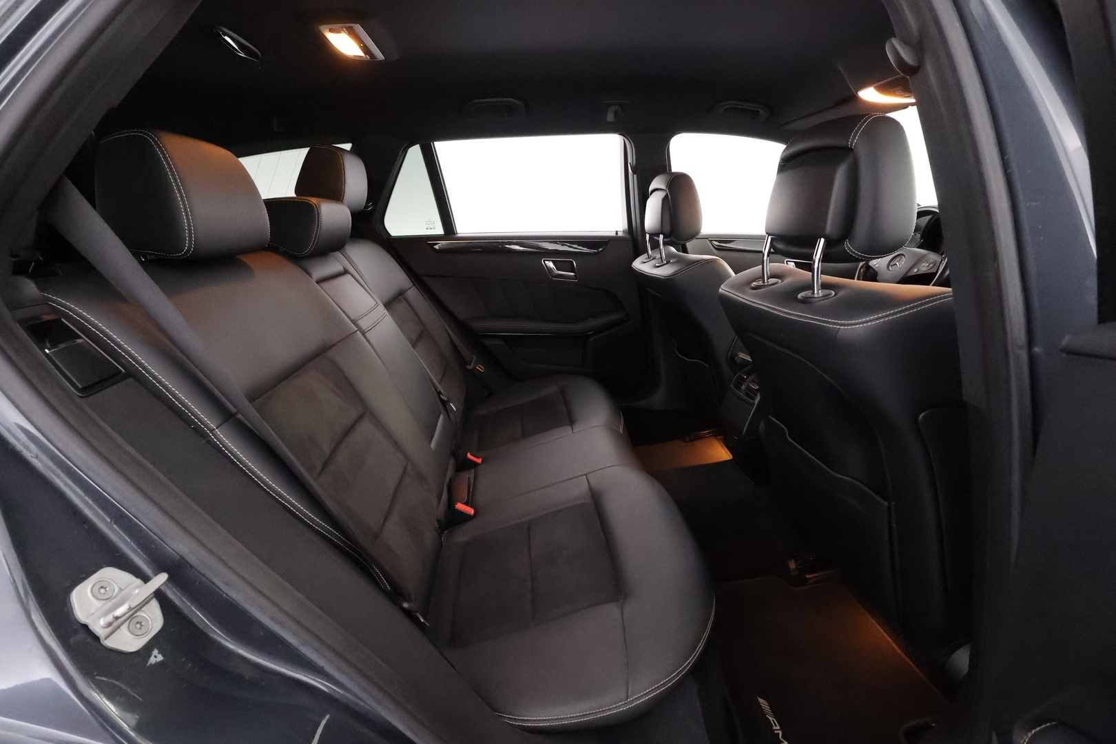 MERCEDES-BENZ E 2010