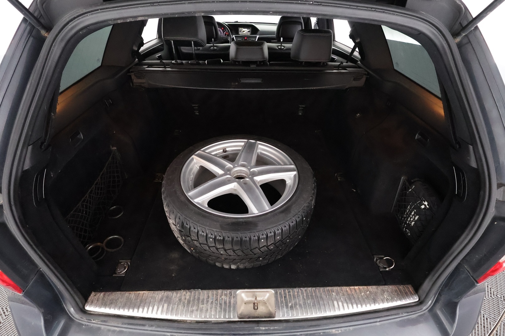 MERCEDES-BENZ E 2010