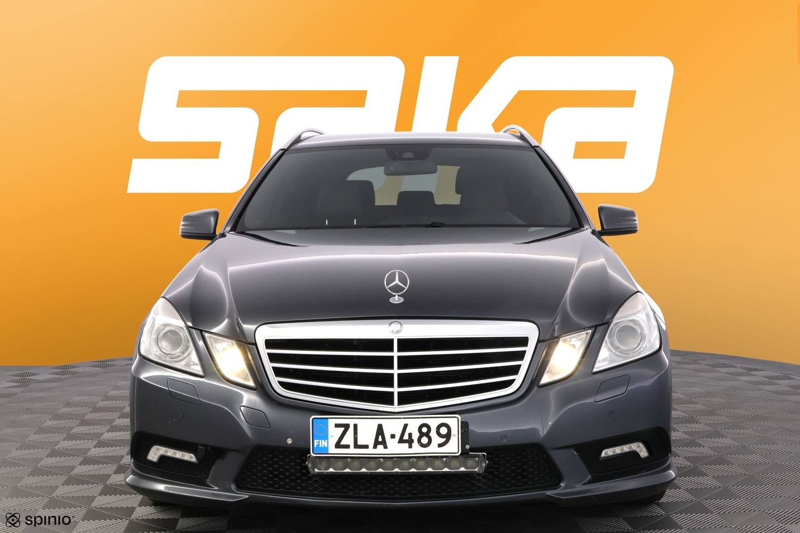 MERCEDES-BENZ E 2010