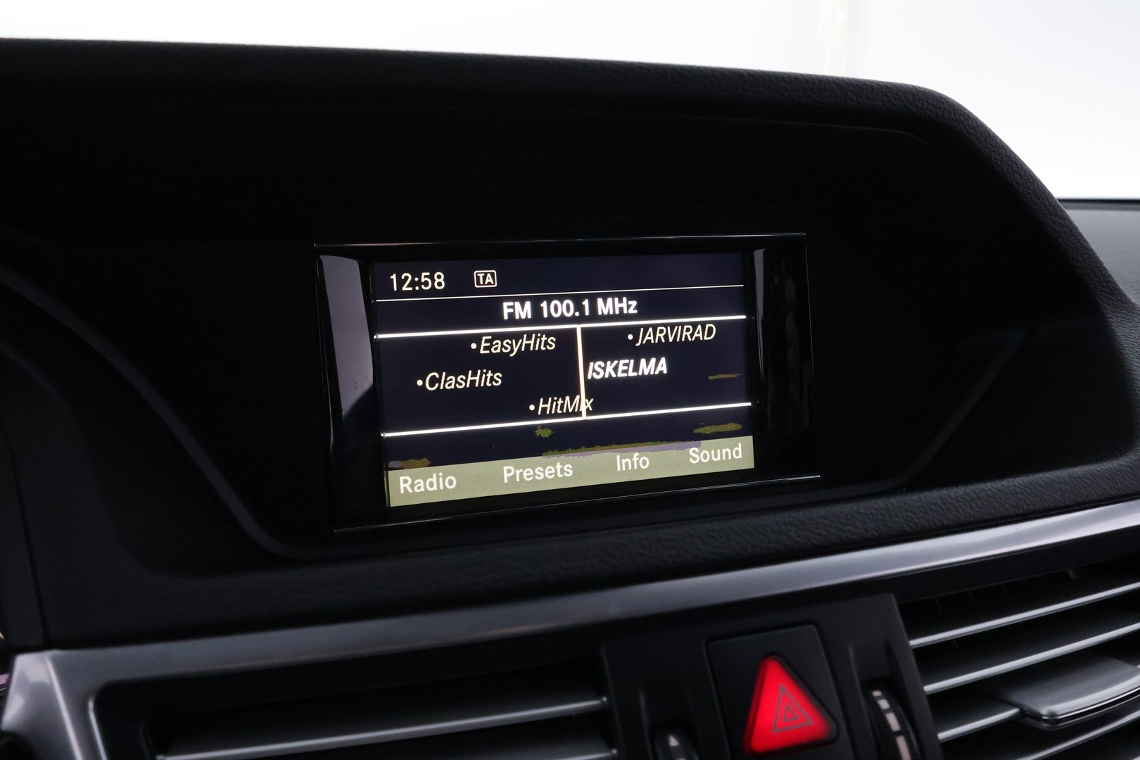 MERCEDES-BENZ E 2010