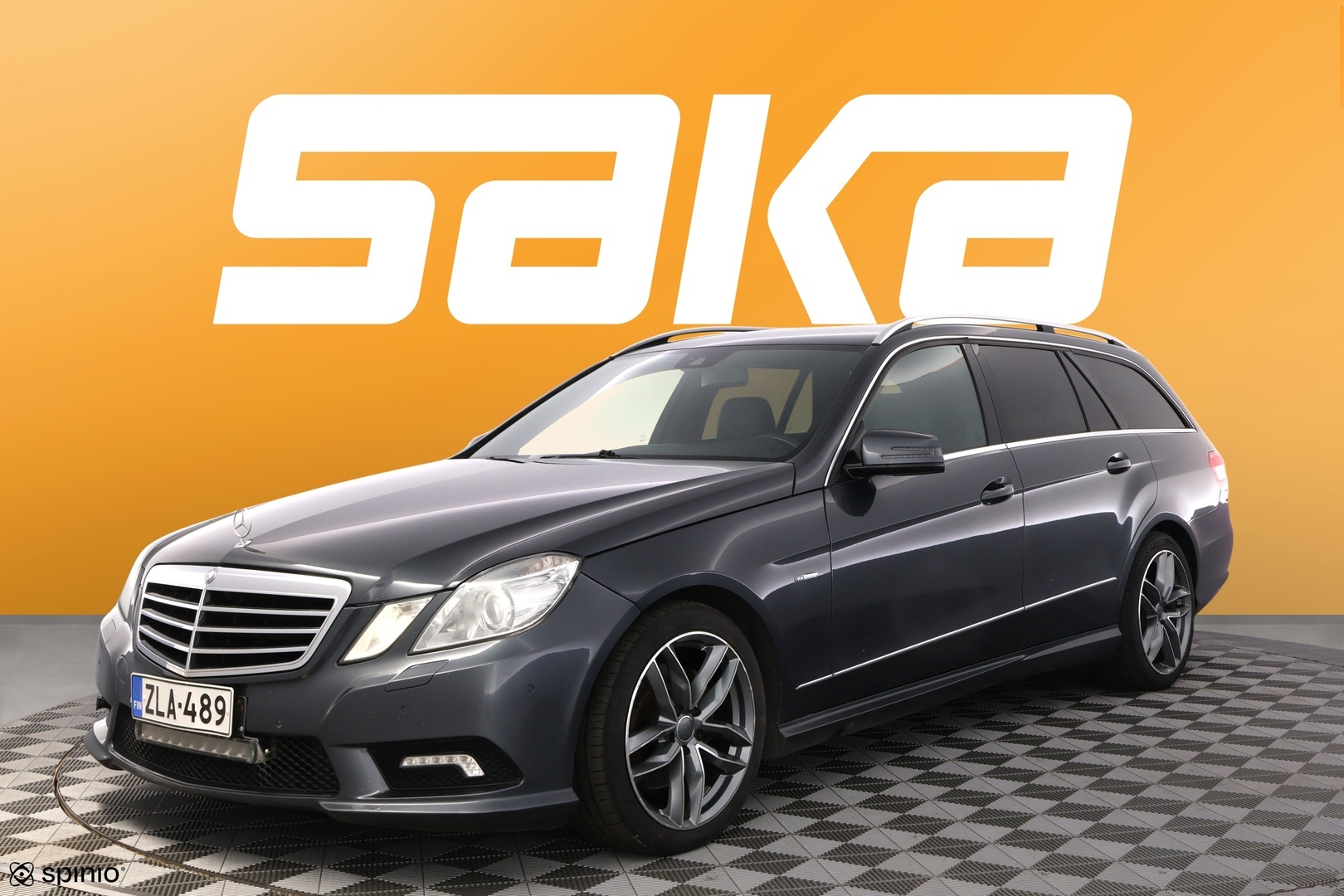 MERCEDES-BENZ E 2010