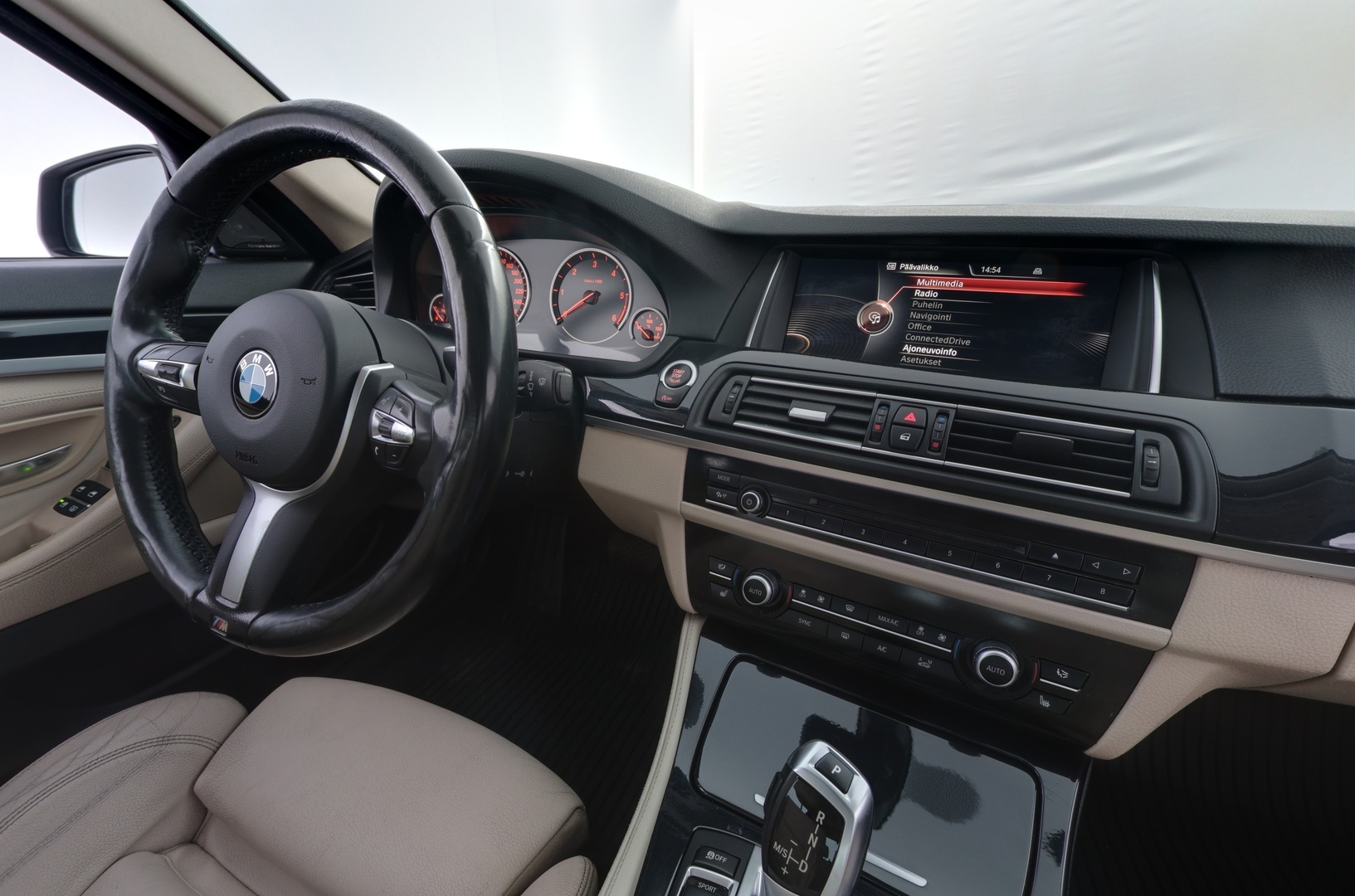 BMW 518 2016