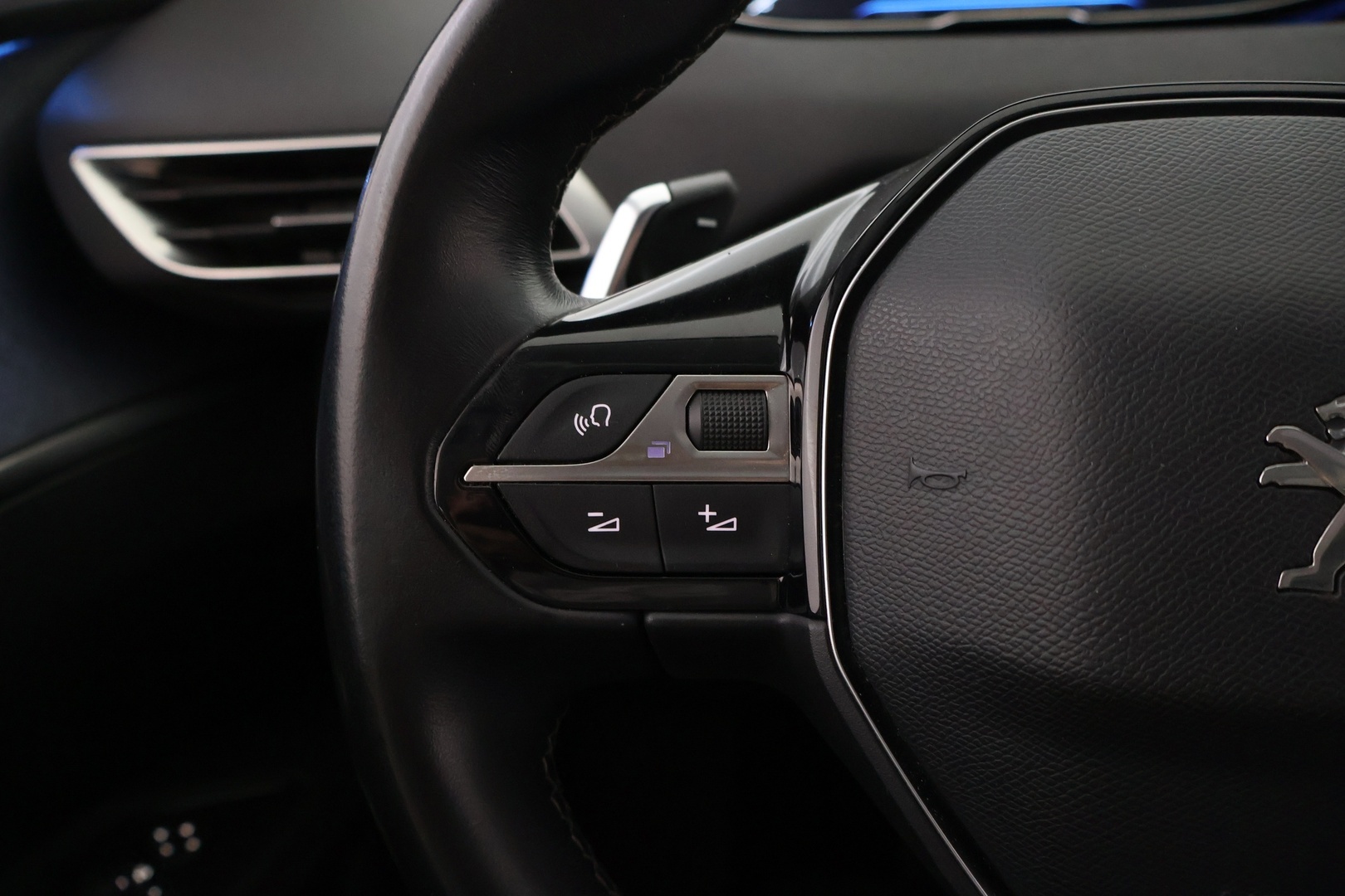 PEUGEOT 5008 2019