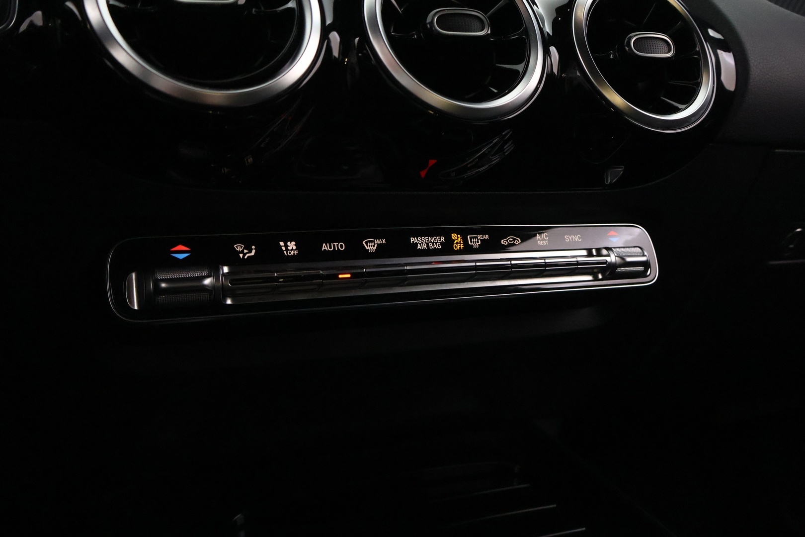 MERCEDES-BENZ B 2019