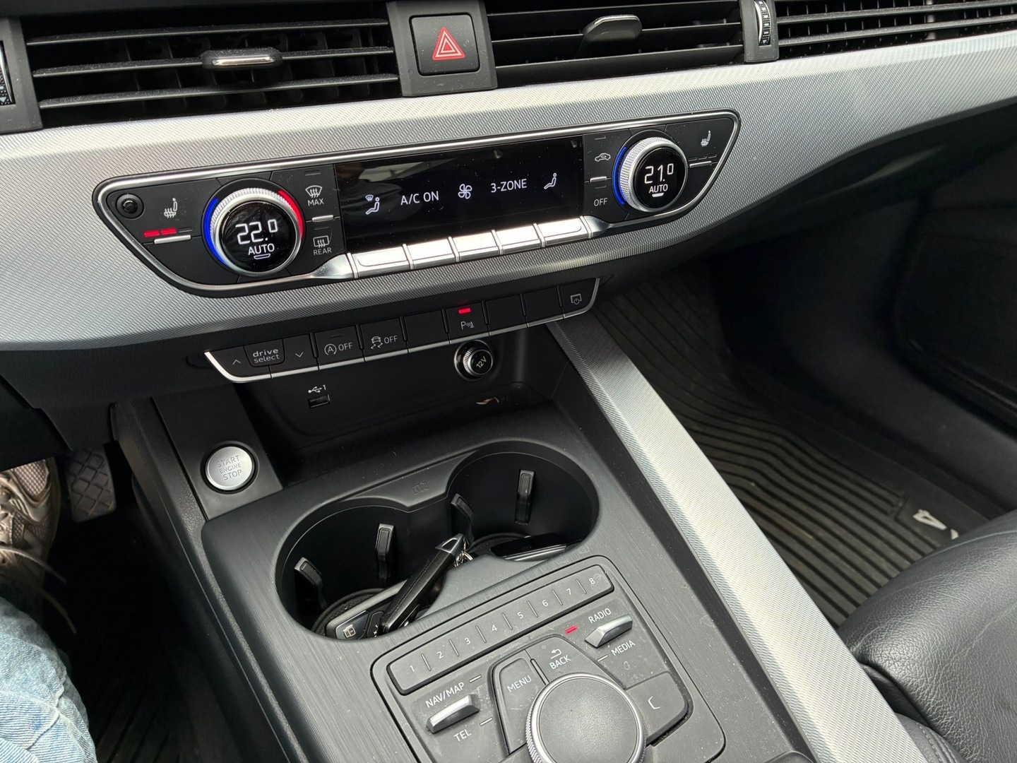 AUDI A4 2019
