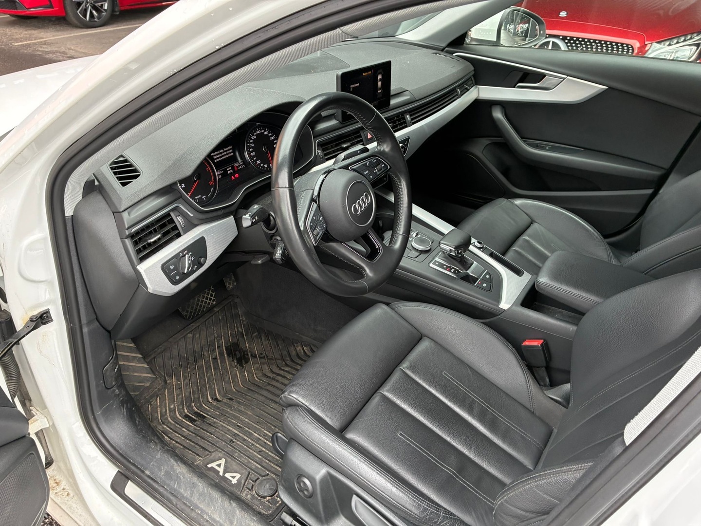 AUDI A4 2019
