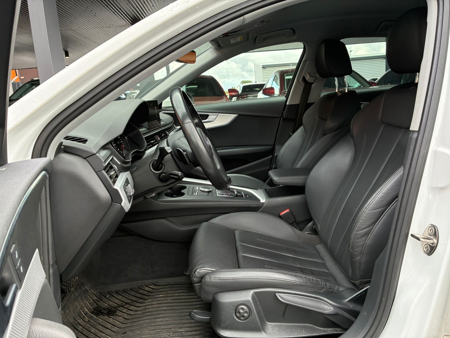 AUDI A4 2019