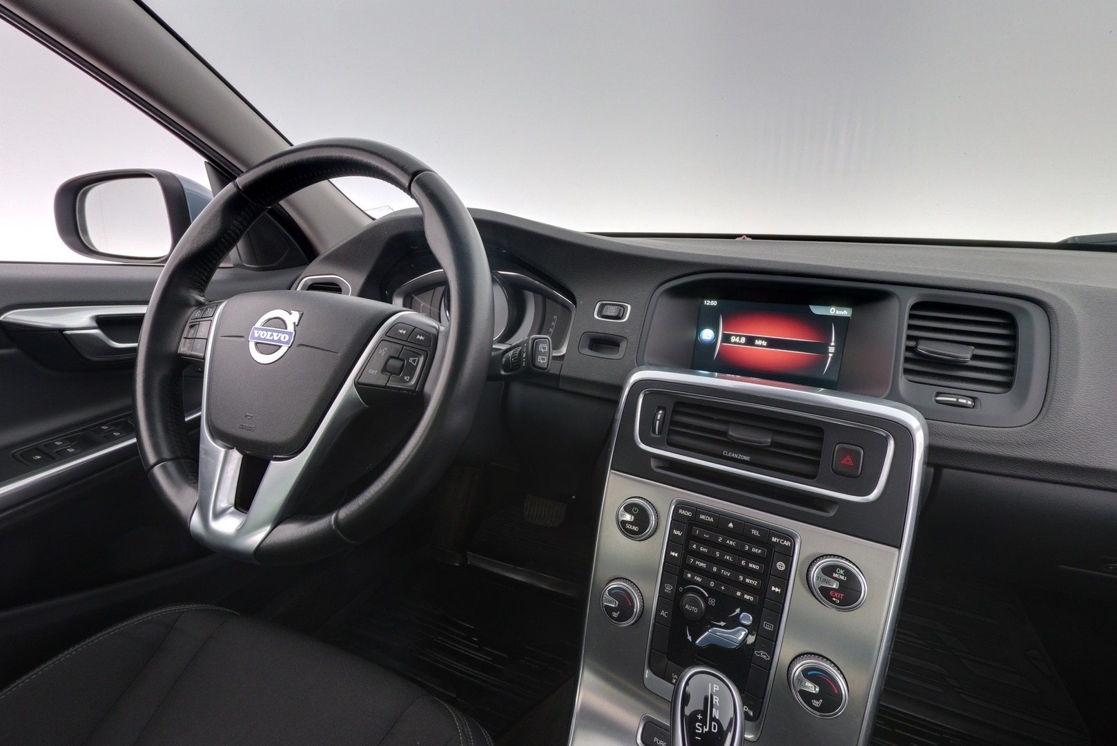 VOLVO V60 2017