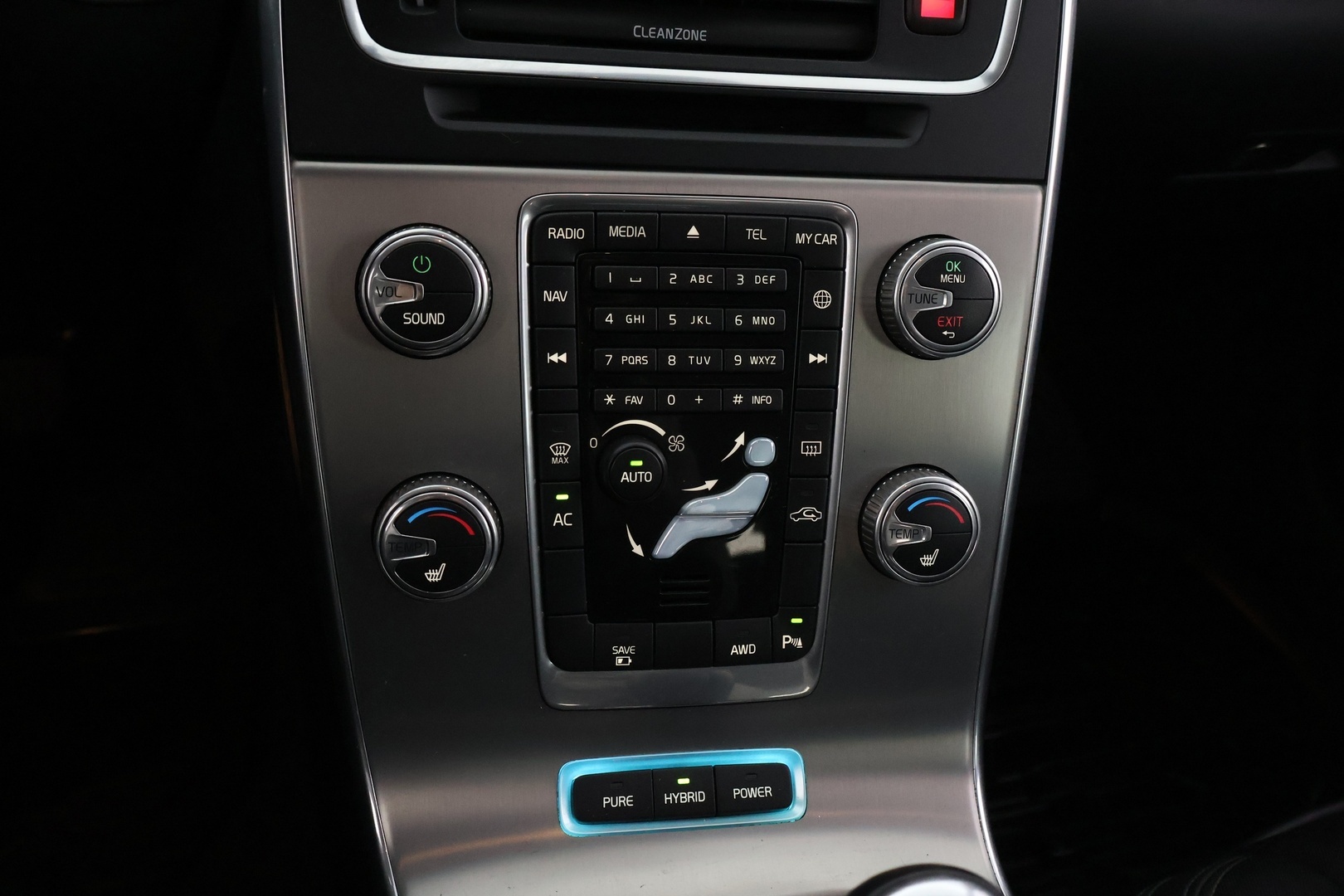 VOLVO V60 2017