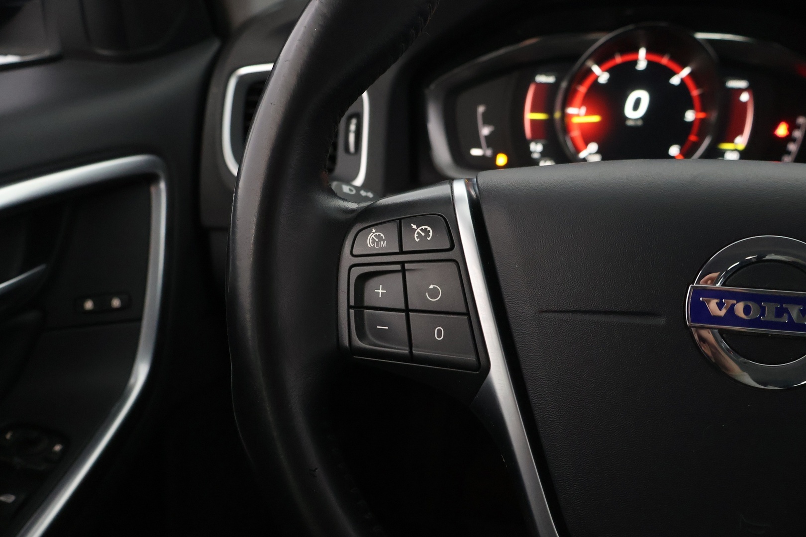 VOLVO V60 2017