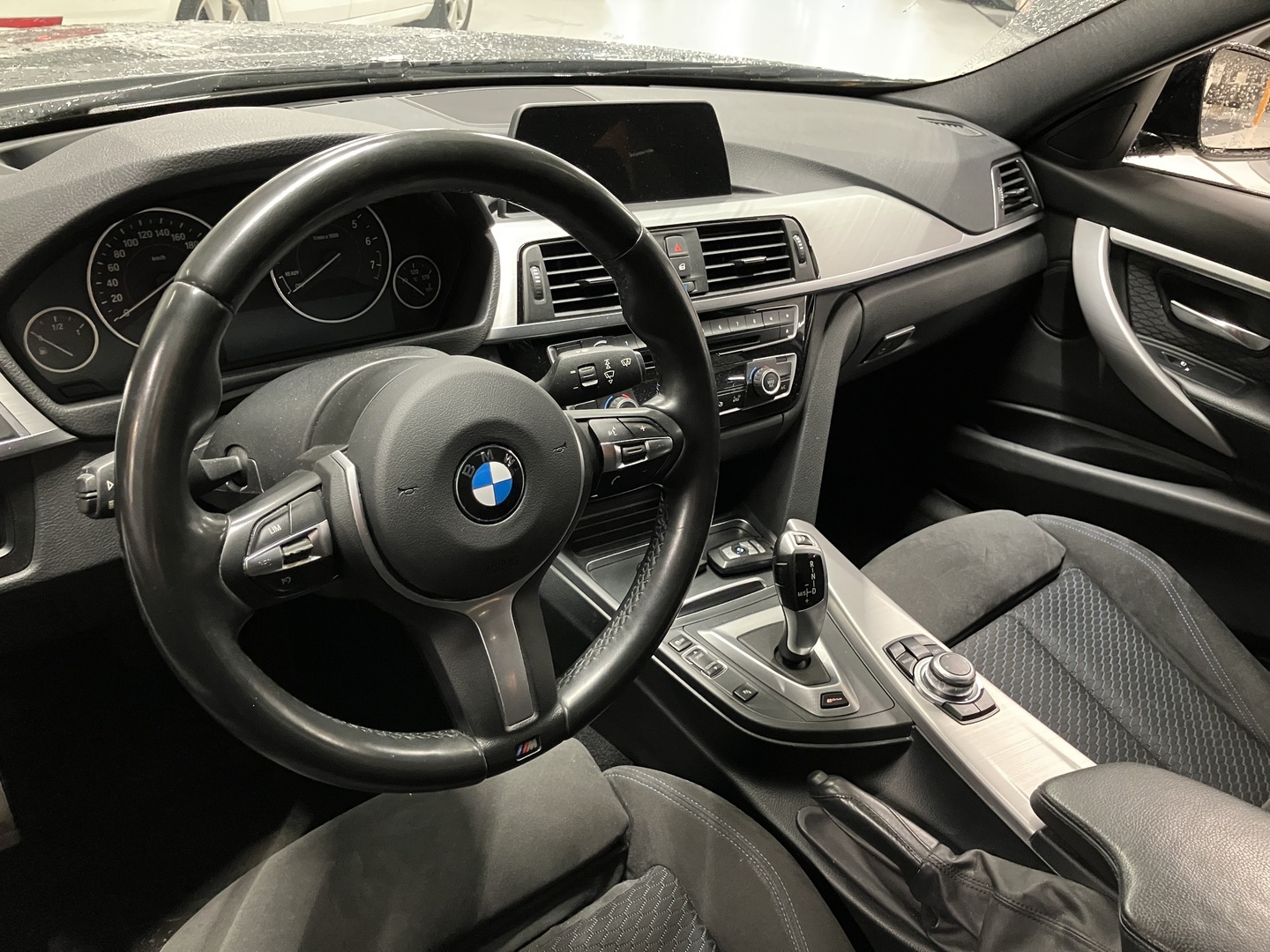 BMW 330 2017
