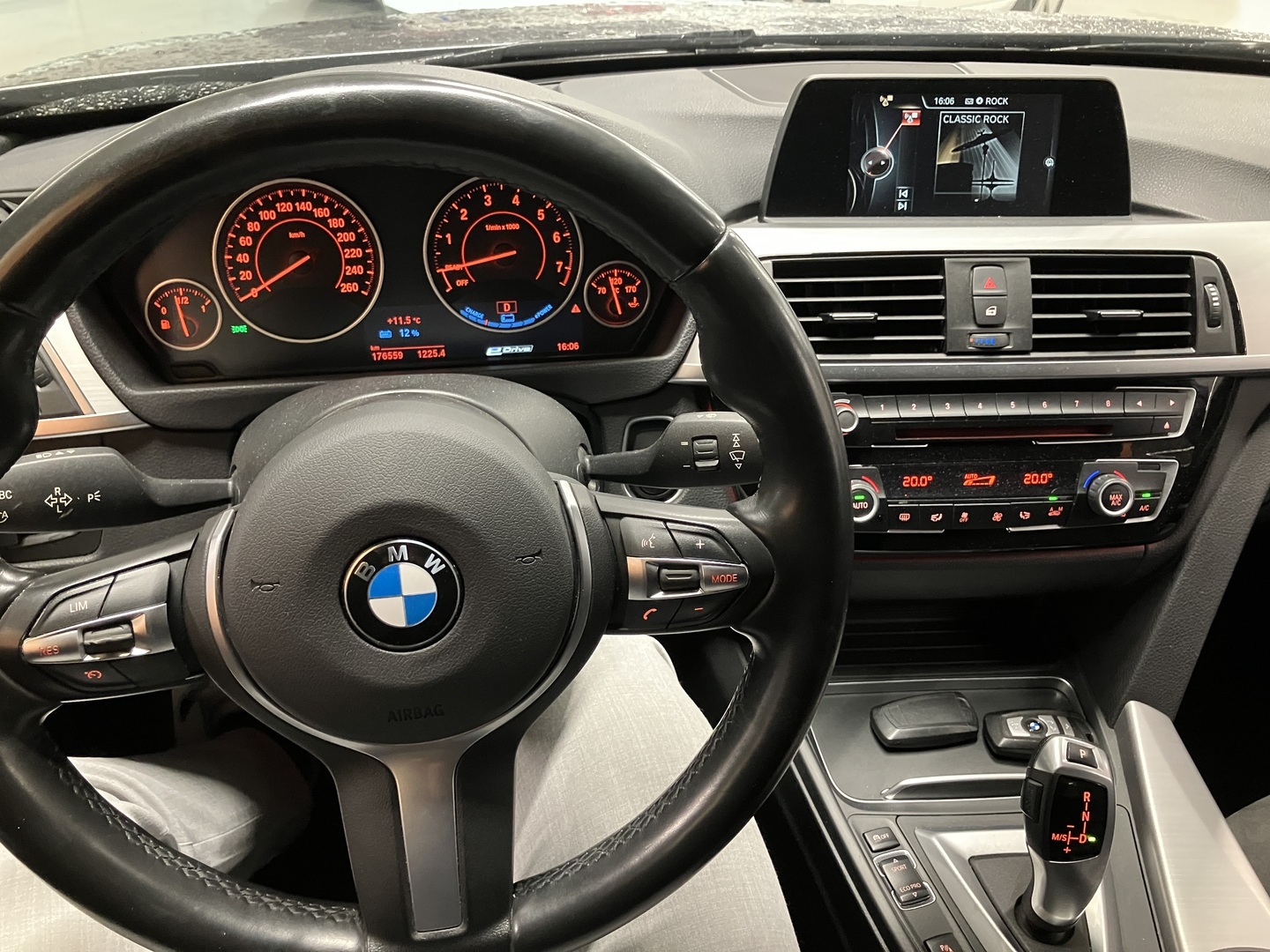 BMW 330 2017