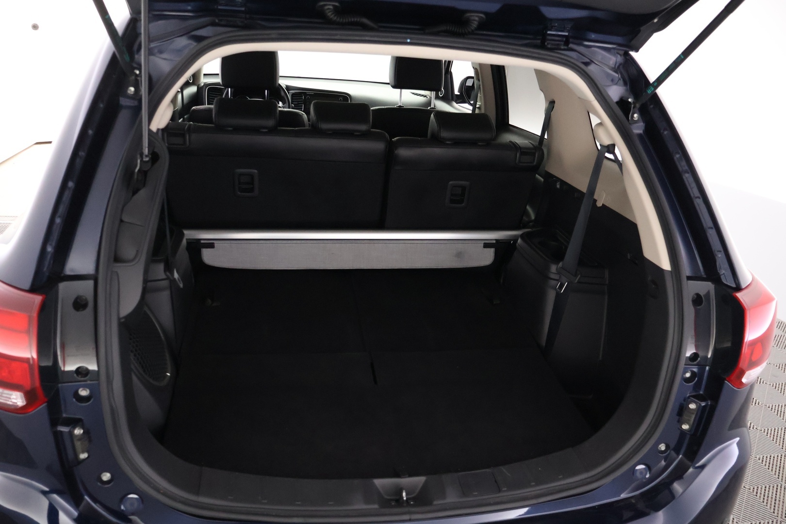 MITSUBISHI Outlander 2016