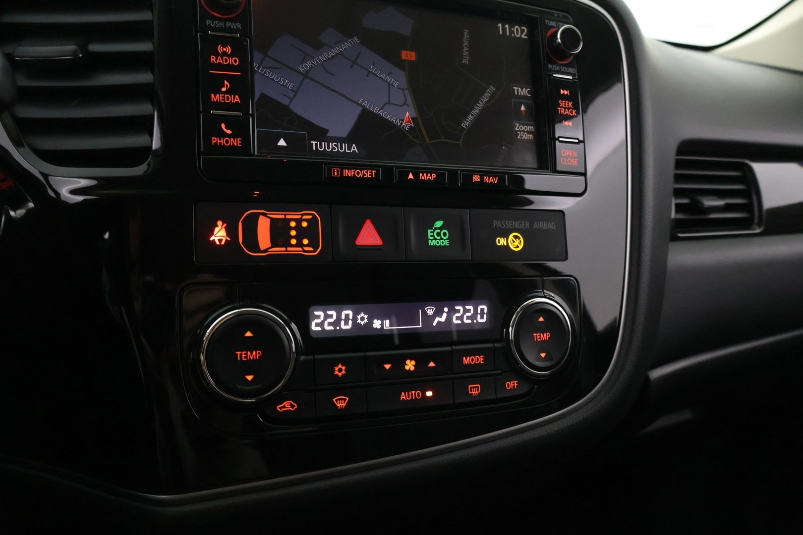 MITSUBISHI Outlander 2016