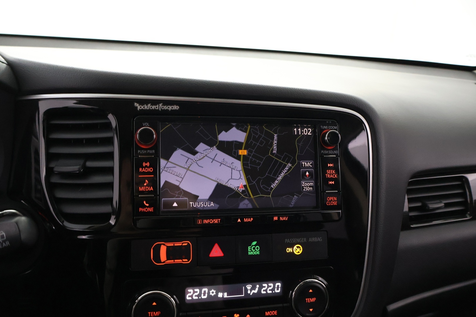 MITSUBISHI Outlander 2016