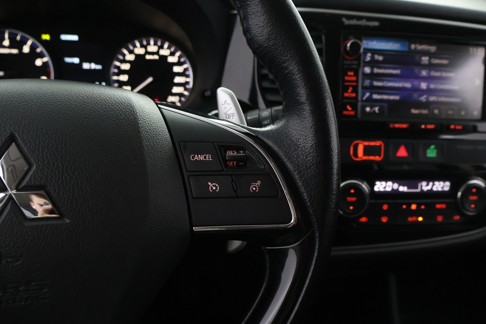 MITSUBISHI Outlander 2016