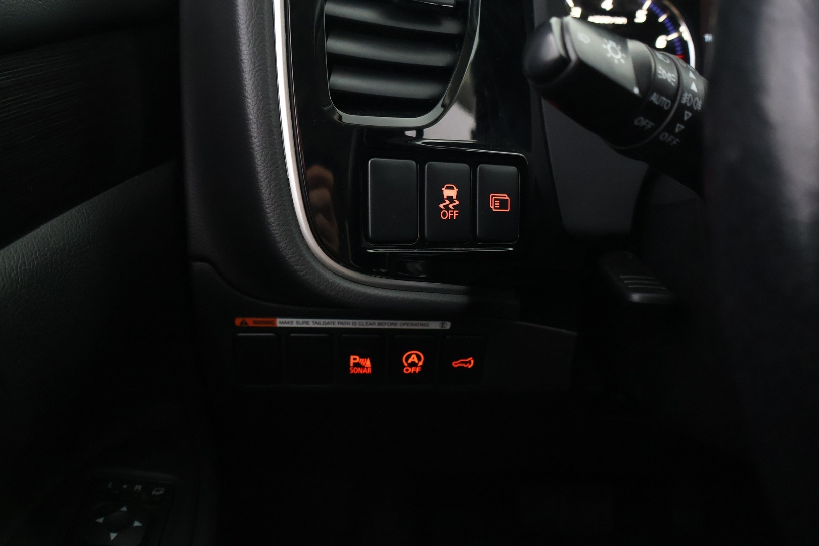 MITSUBISHI Outlander 2016